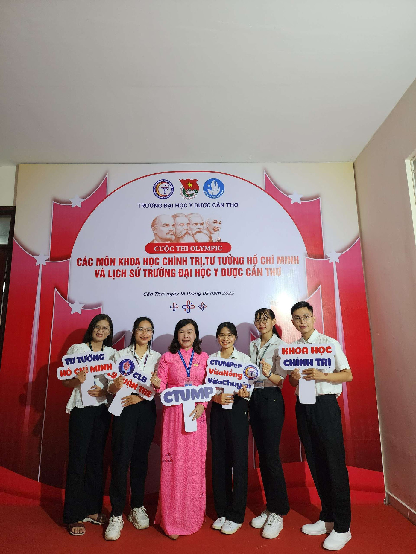 Tham gia và tổ chức nhiều hoạt động, phong trào sinh viên.