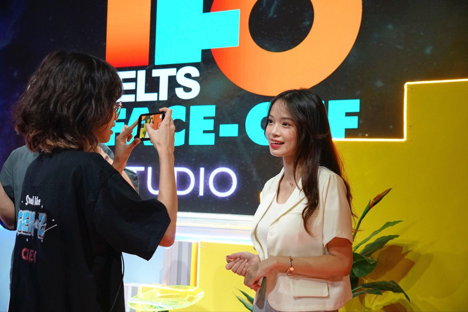 Thảo Trang tại chương trình IELTS FACE-OFF trên kênh VTV7.