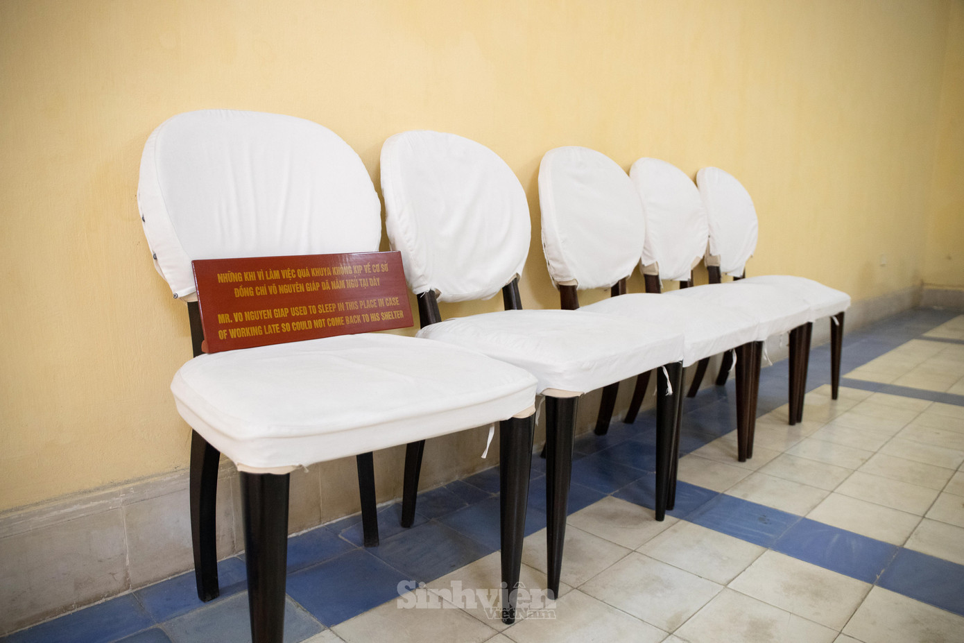 Đồng chí Võ Nguyên Giáp nằm ngủ tại đây khi làm việc khuya không kịp về cơ sở.