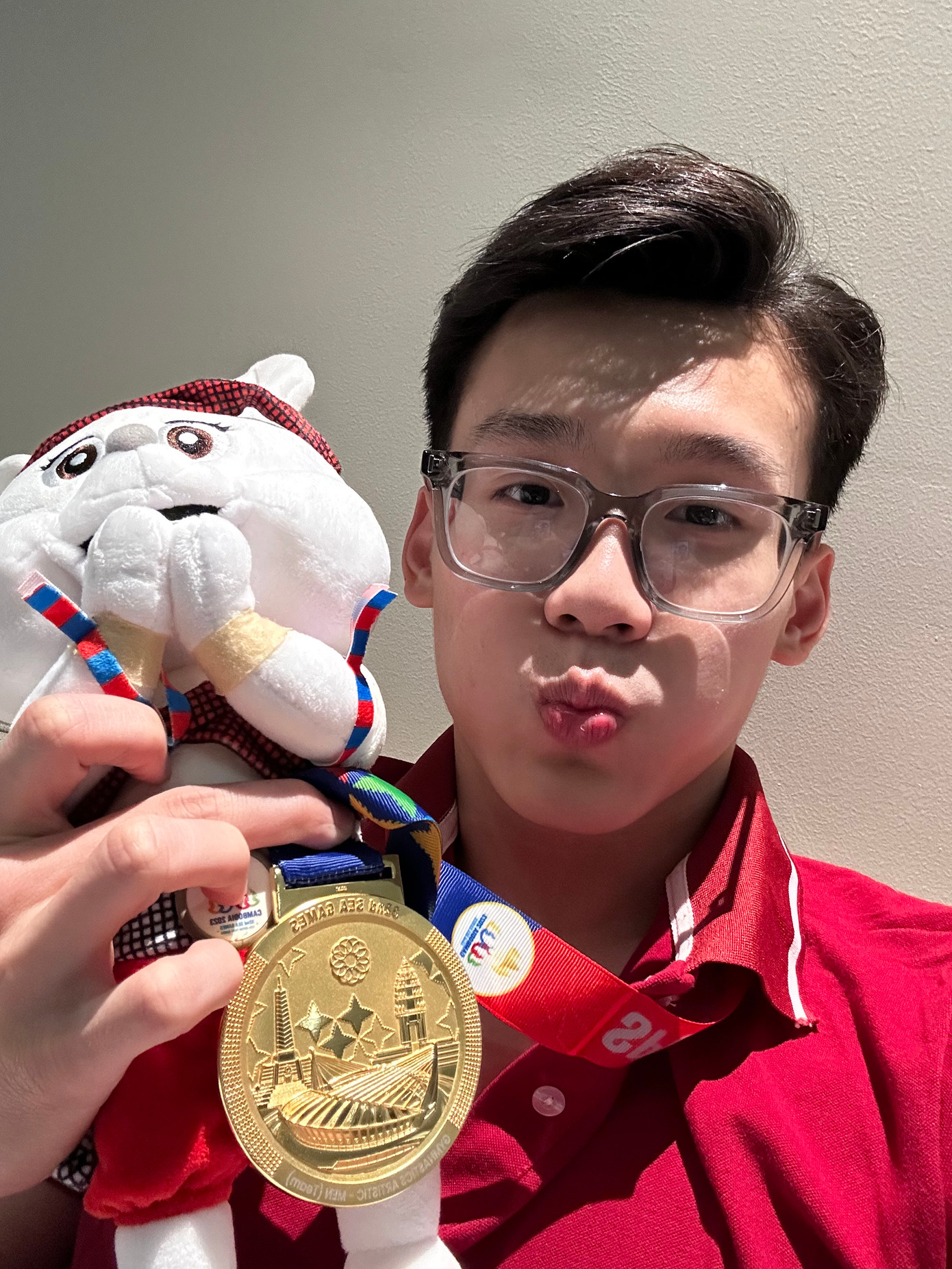 Vĩ Lương giành 2 huy chương vàng (HCV) nội dung thi đấu đồng đội tại SEA Games 31 và SEA Games 32. Vĩ Lương giành 2 huy chương vàng (HCV) nội dung thi đấu đồng đội tại SEA Games 31 và SEA Games 32.