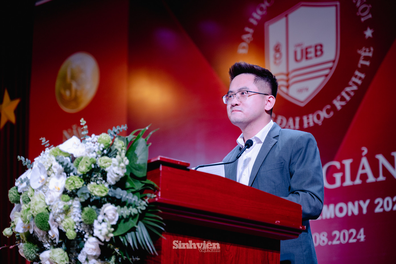 TS Vũ Duy - Phó Trưởng phòng Đào tạo công bố các quyết định trúng tuyển năm học 2024-2025.