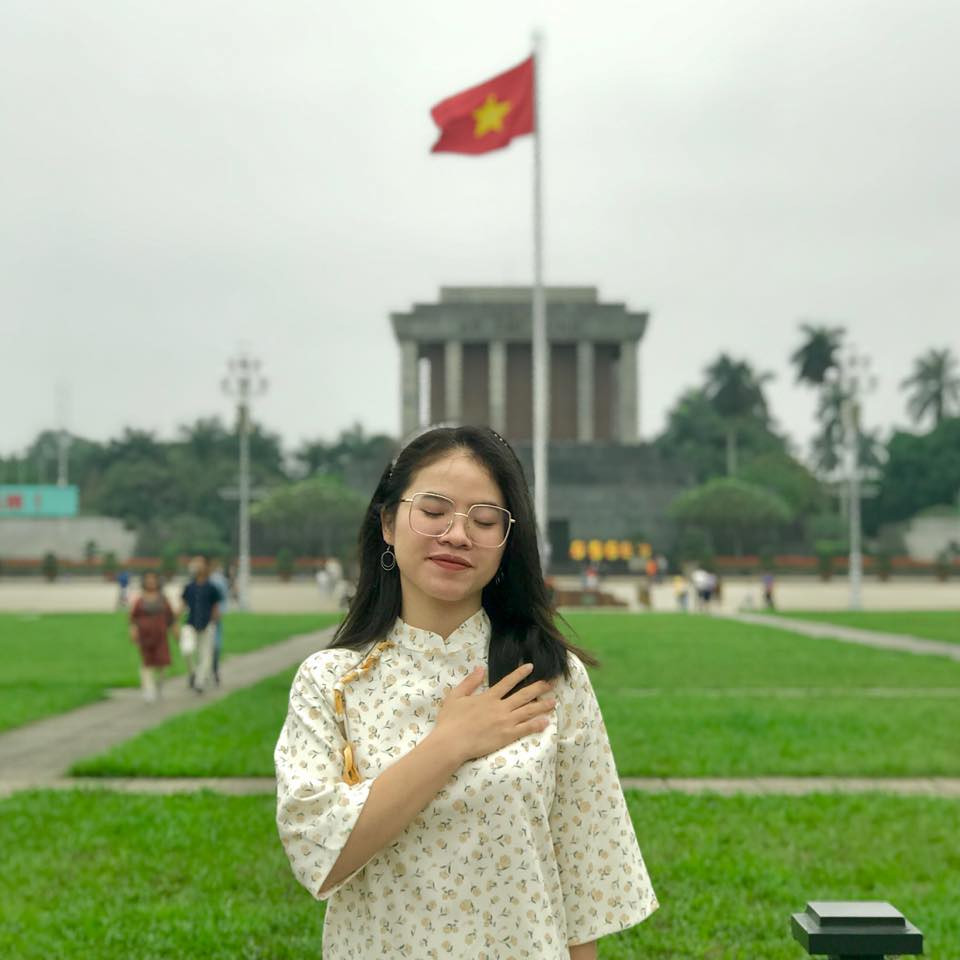 Đứng tại Quảng trường Ba Đình (Hà Nội) mang đến cho Chi cảm xúc tự hào, đầy kiêu hãnh về Việt Nam tươi đẹp hôm nay. (Ảnh: NVCC)