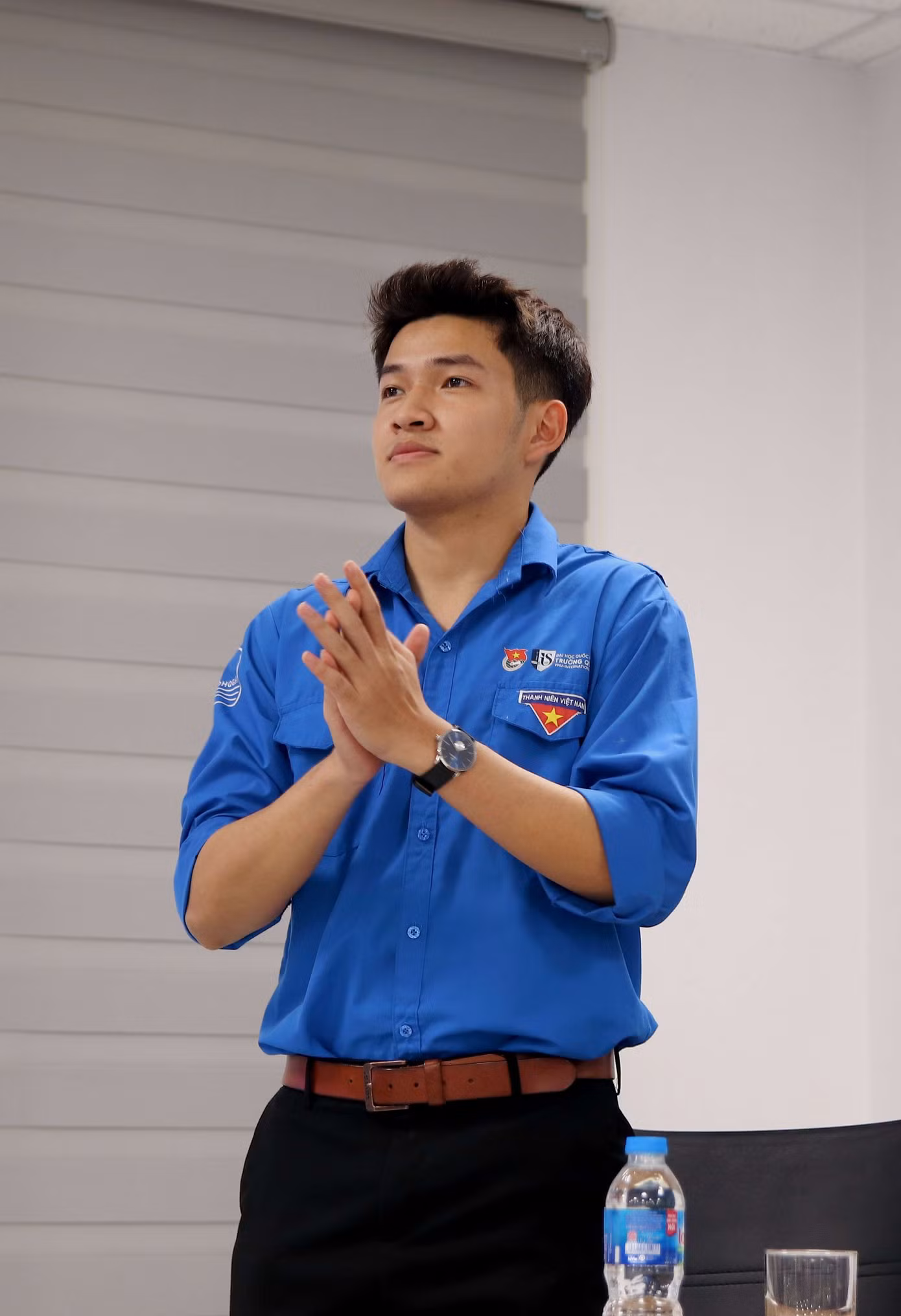 Giáp Lê Hoàng là sinh viên năm tư ngành Tin học và máy tính Trường Quốc tế, Đại học Quốc gia Hà Nội.