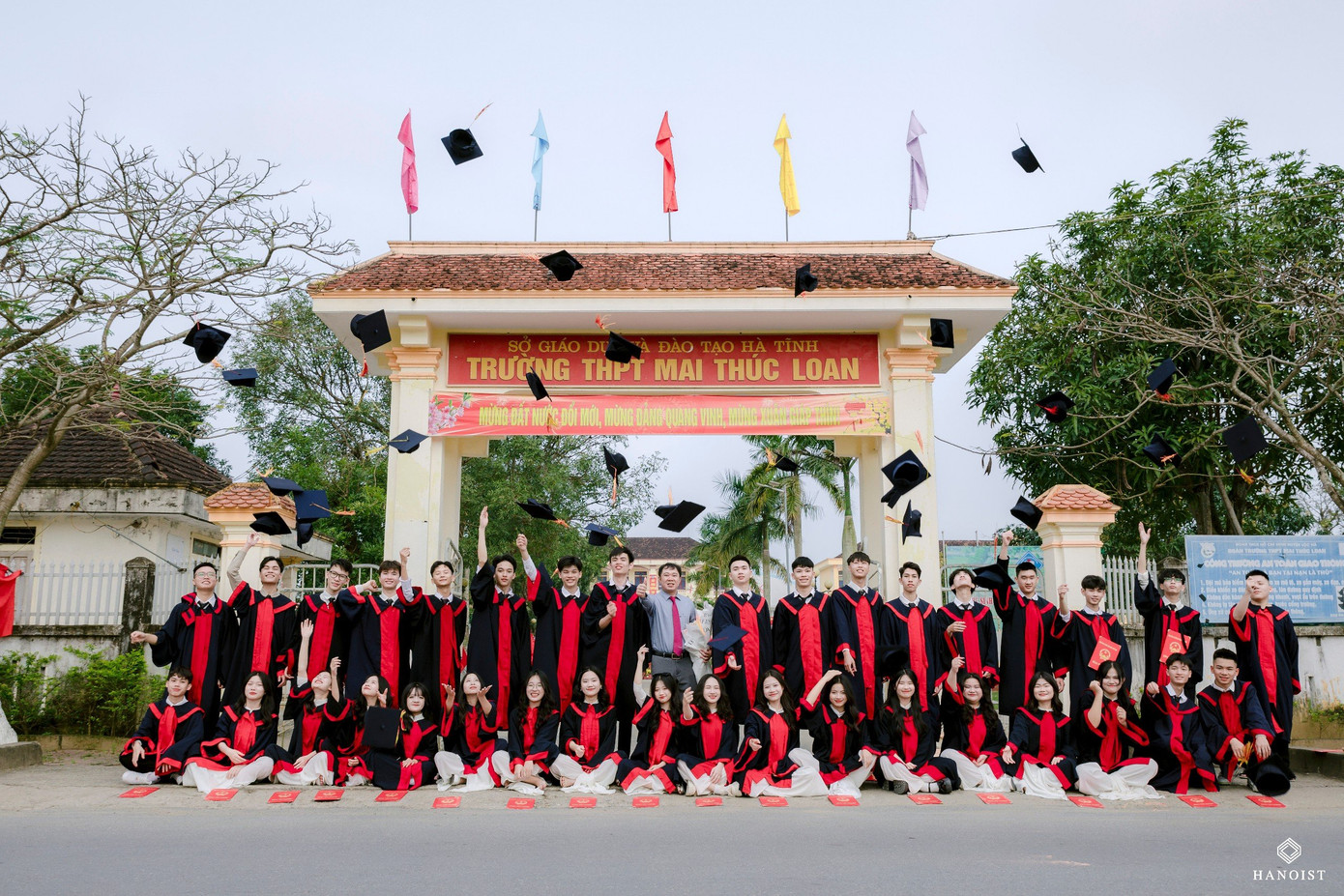 Đạt được nhiều kết quả cao nhờ tinh thần tự học và học nhóm cùng các bạn. Đạt được nhiều kết quả cao nhờ tinh thần tự học và học nhóm cùng các bạn.