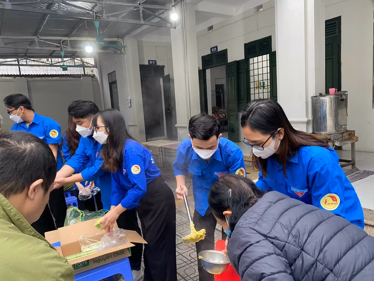 Minh Quân tích cực tham gia các hoạt động tình nguyện.