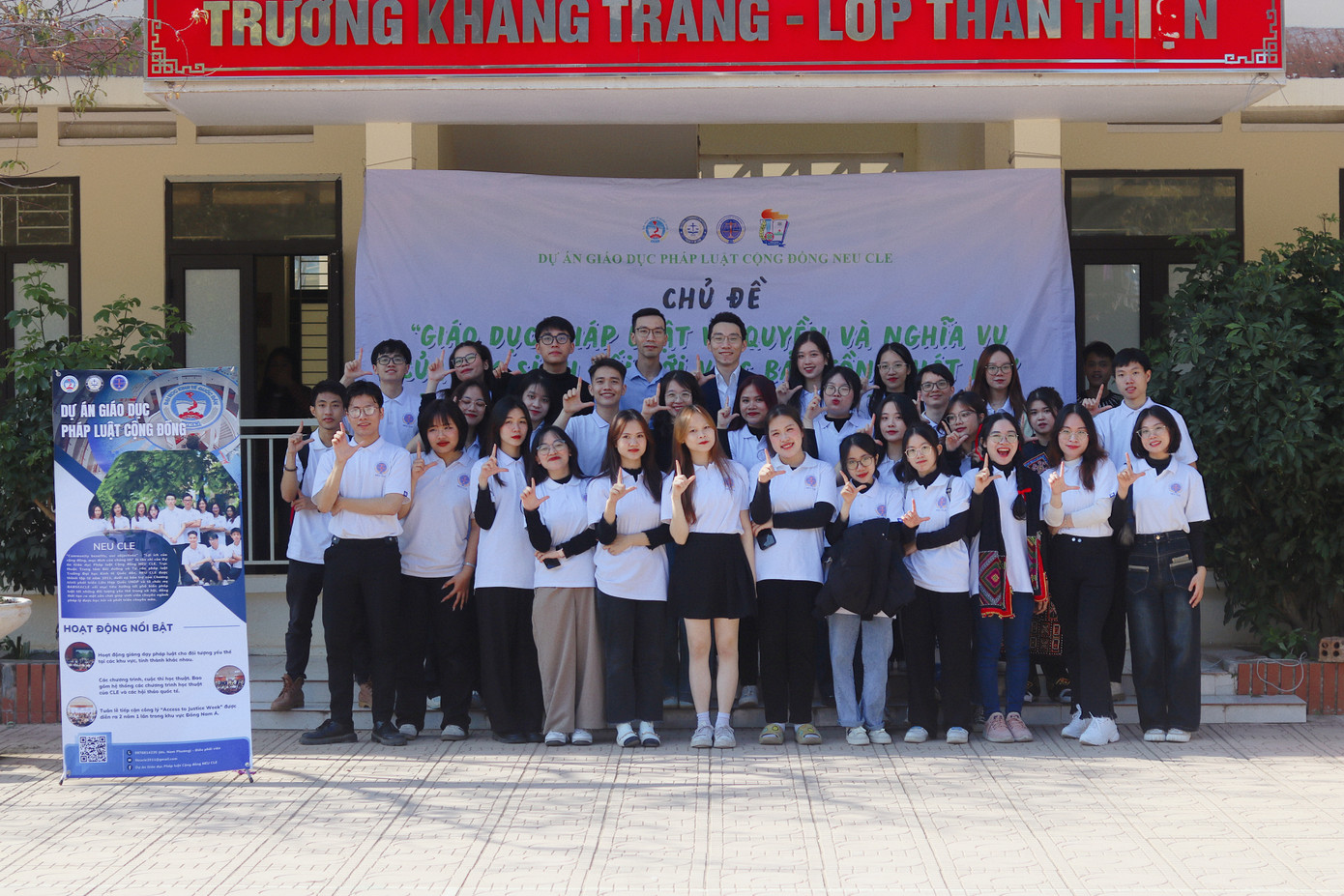 Minh Hà tham gia chuyến đi giảng pháp luật năm 2024 tại Mộc Châu, Sơn La cùng Dự án Giáo dục Pháp luật Cộng đồng NEU CLE. Minh Hà tham gia chuyến đi giảng pháp luật năm 2024 tại Mộc Châu, Sơn La cùng Dự án Giáo dục Pháp luật Cộng đồng NEU CLE.