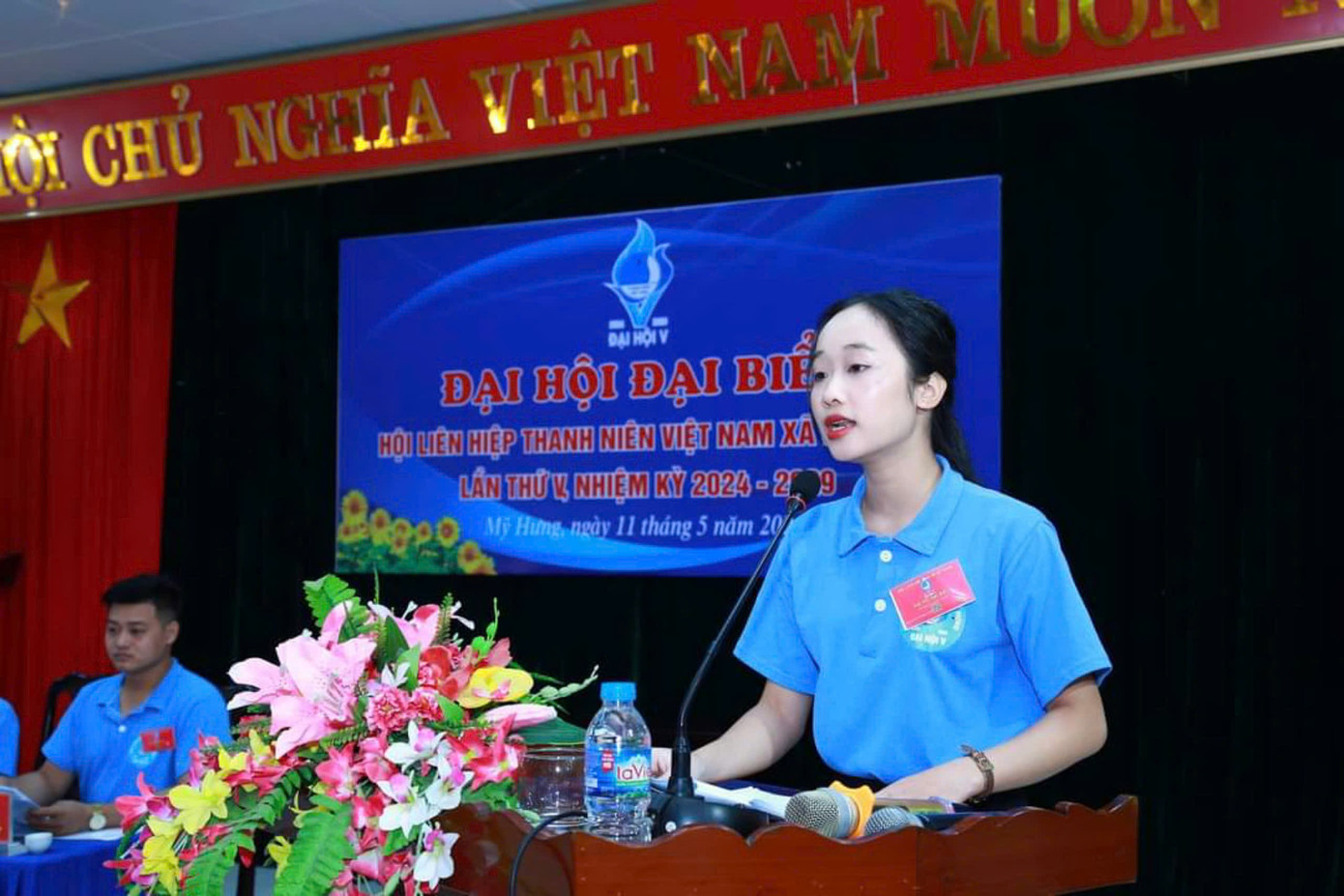 Nguyễn Thị Huyền Diệu hiện đang là sinh viên năm ba tại Học viện Báo chí và Tuyên truyền. Nguyễn Thị Huyền Diệu hiện đang là sinh viên năm ba tại Học viện Báo chí và Tuyên truyền.