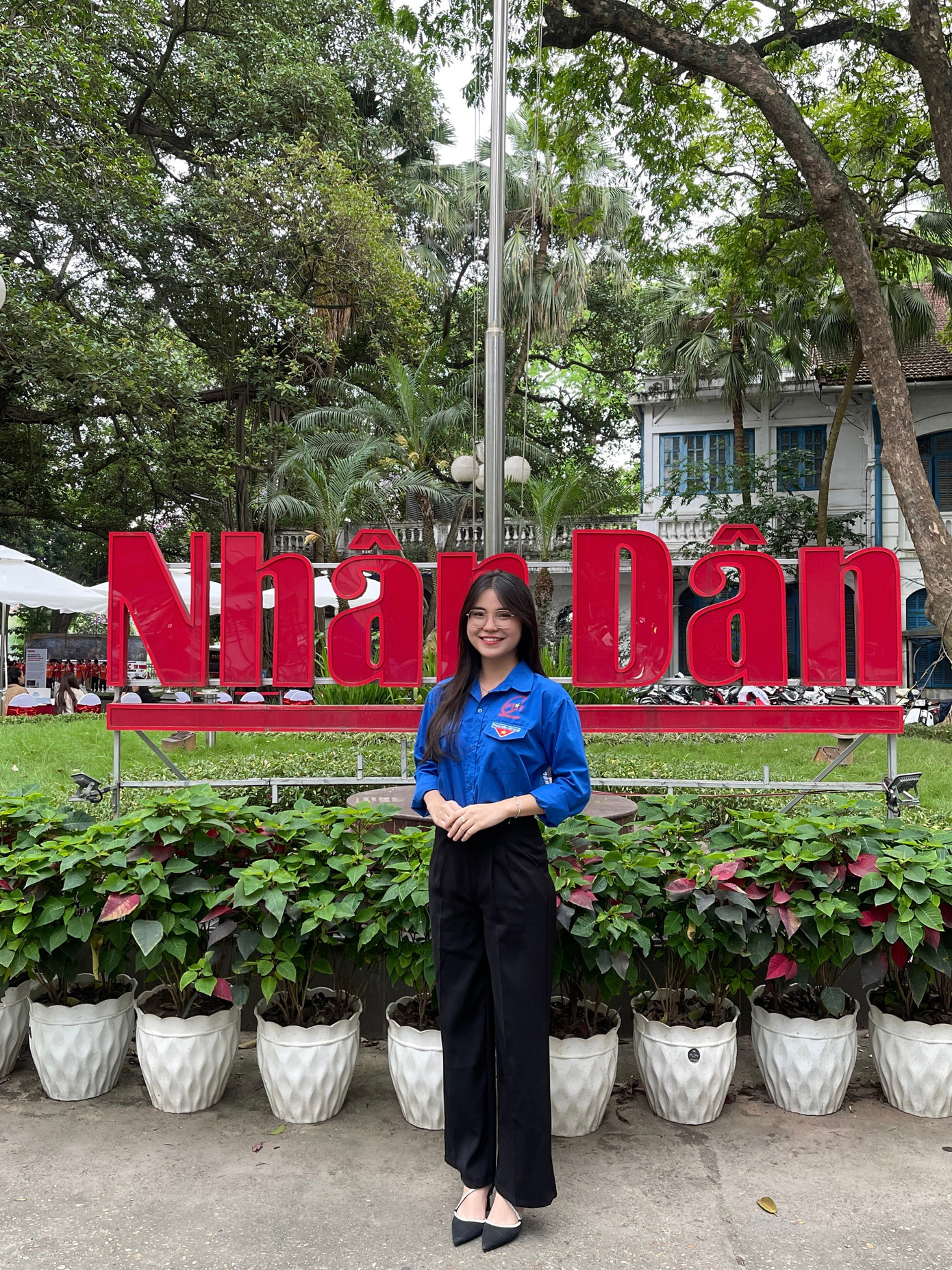 Diễm Quỳnh tham quan, trải nghiệm tại trụ sở Báo Nhân dân.