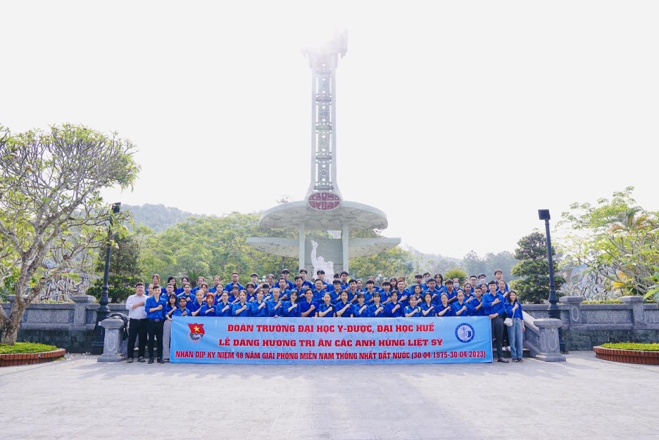 Tham gia và tổ chức nhiều hoạt động, phong trào sinh viên trong nhà trường và Đại học Huế. Tham gia và tổ chức nhiều hoạt động, phong trào sinh viên trong nhà trường và Đại học Huế.