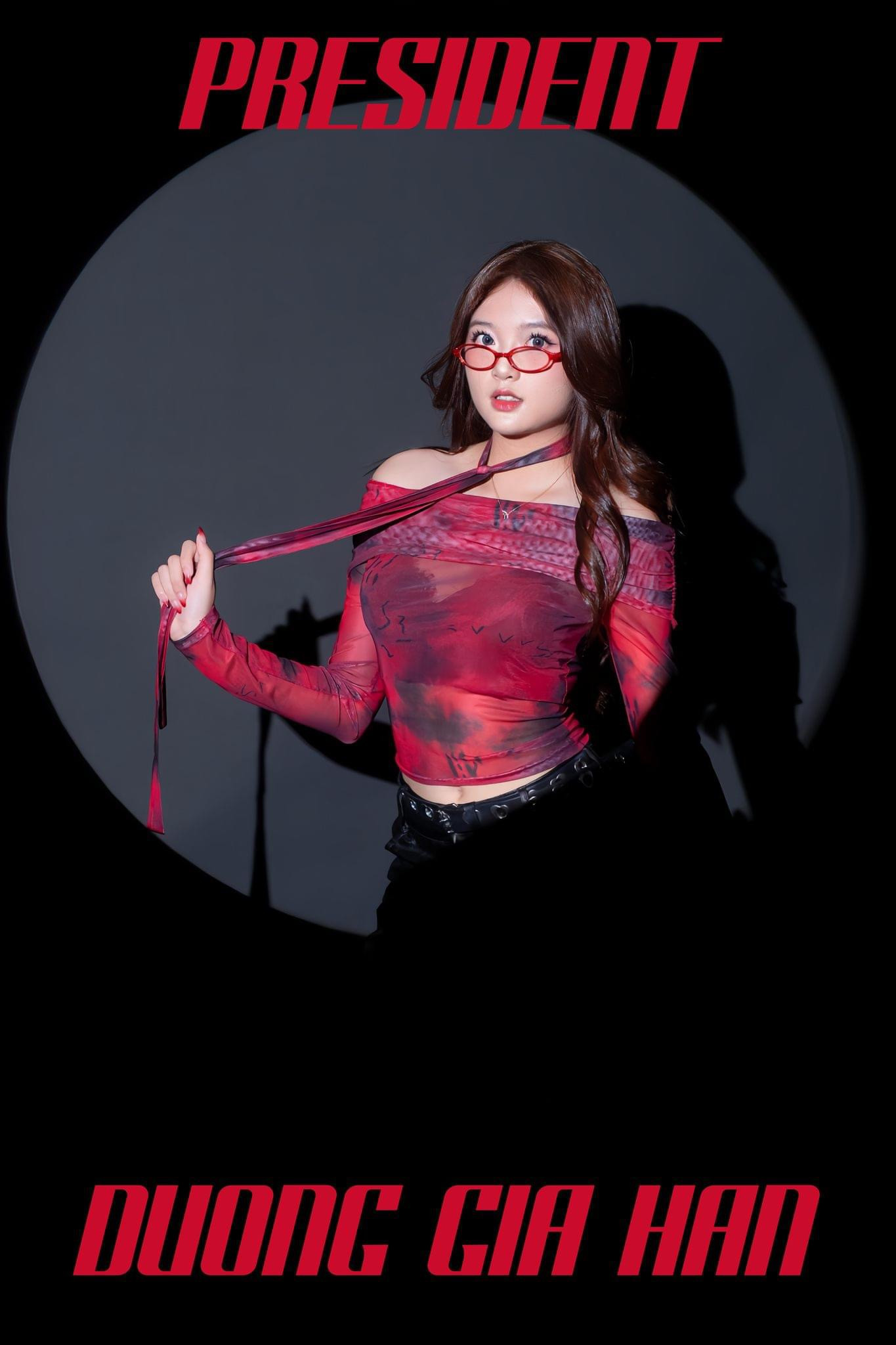 Hân là một trong những người sáng lập và đang giữ chức Chủ tịch Câu lạc bộ Nhảy tại USTH.