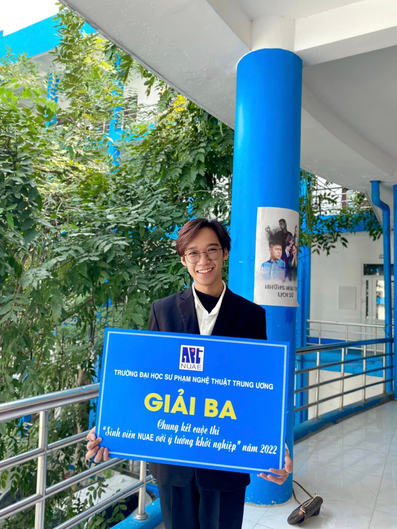 Anh Quân từng nhận được Giải Ba Chung kết cuộc thi "Sinh viên NUAE với ý tưởng khởi nghiệp" năm 2022.