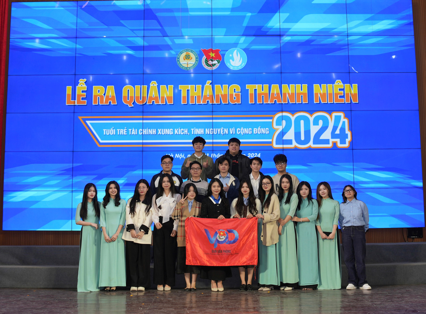 Ngọc Huệ tham gia Lễ ra quân Tháng Thanh Niên. Ngọc Huệ tham gia Lễ ra quân Tháng Thanh Niên.