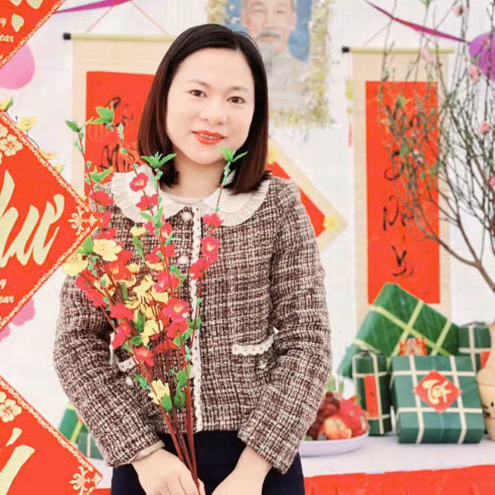 Theo Tiến sĩ Trần Hằng Ly, giới trẻ ngày nay đang phải đối mặt với rất nhiều áp lực, từ học tập, công việc, cho đến những kỳ vọng xã hội và sự cạnh tranh khốc liệt trong cuộc sống hiện đại. Theo Tiến sĩ Trần Hằng Ly, giới trẻ ngày nay đang phải đối mặt với rất nhiều áp lực, từ học tập, công việc, cho đến những kỳ vọng xã hội và sự cạnh tranh khốc liệt trong cuộc sống hiện đại.