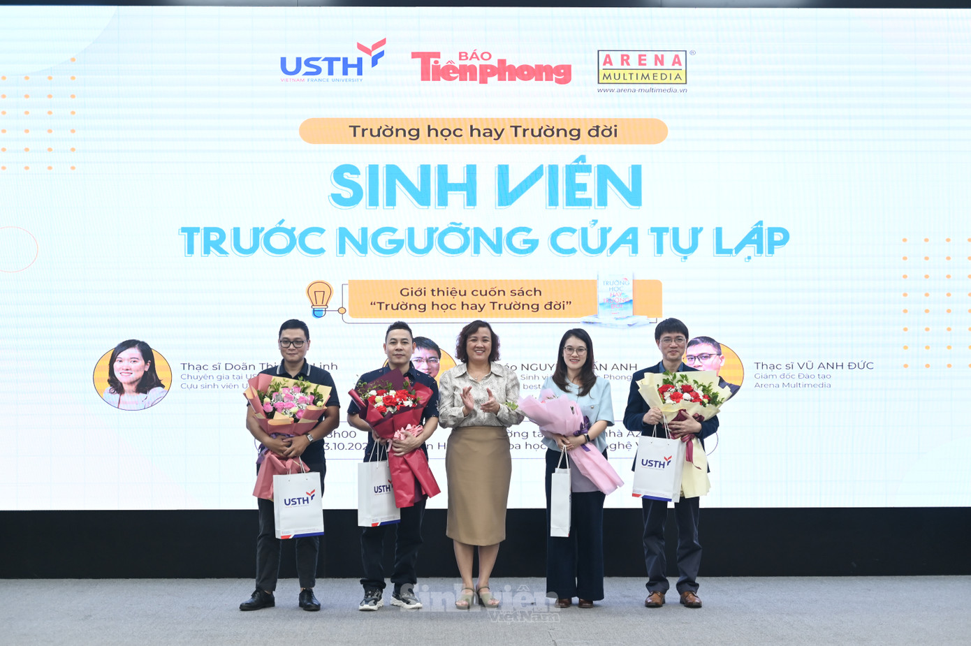 GS. TS Đinh Thị Mai Thanh - Hiệu trưởng Trường Đại học Khoa học và Công nghệ Hà Nội (USTH) tặng hoa cảm ơn các đơn vị đồng tổ chức và các diễn giả. GS. TS Đinh Thị Mai Thanh - Hiệu trưởng Trường Đại học Khoa học và Công nghệ Hà Nội (USTH) tặng hoa cảm ơn các đơn vị đồng tổ chức và các diễn giả.