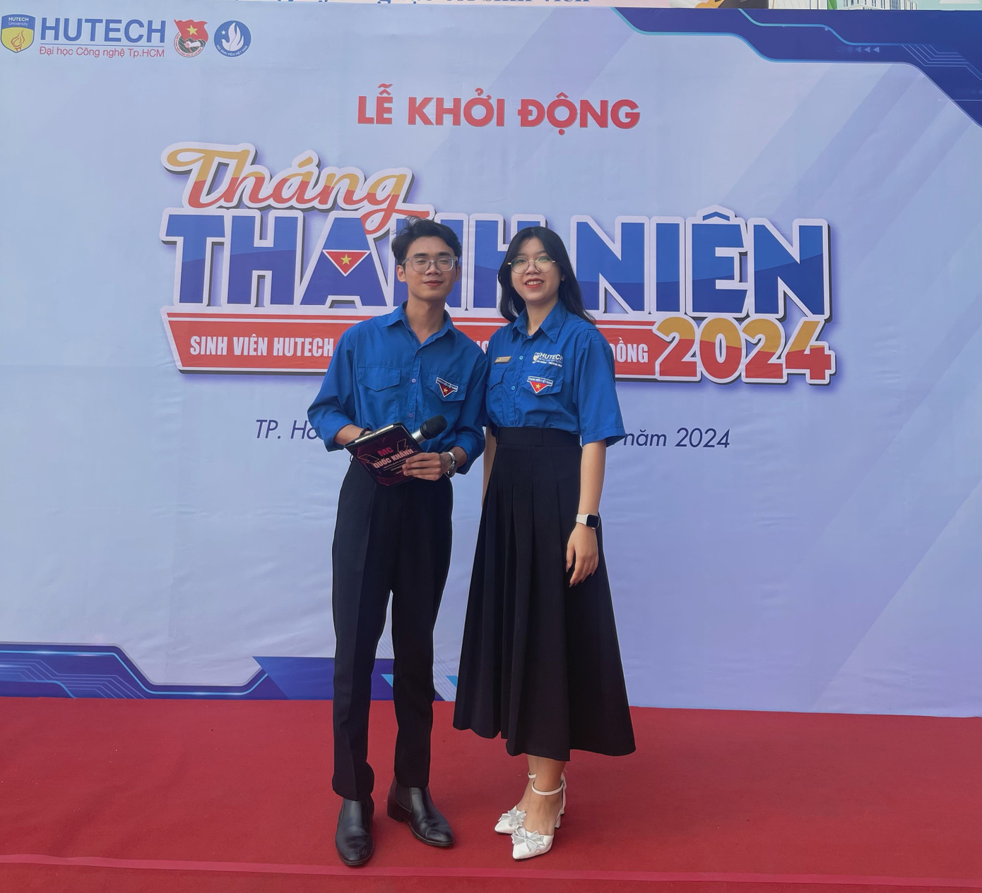 Khánh cùng Chủ tịch Hội Sinh viên trường tại lễ khởi động Tháng Thanh niên. Khánh cùng Chủ tịch Hội Sinh viên trường tại lễ khởi động Tháng Thanh niên.