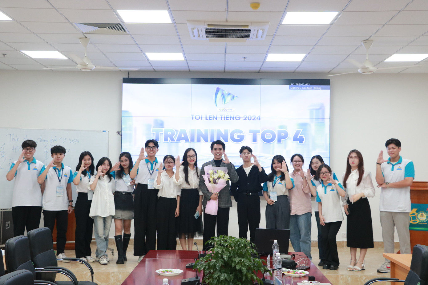 Minh Trang tham gia cuộc thi Tôi lên tiếng 2024, một cuộc thi về Hùng biện với chủ đề The Eyes. Minh Trang tham gia cuộc thi Tôi lên tiếng 2024, một cuộc thi về Hùng biện với chủ đề The Eyes.