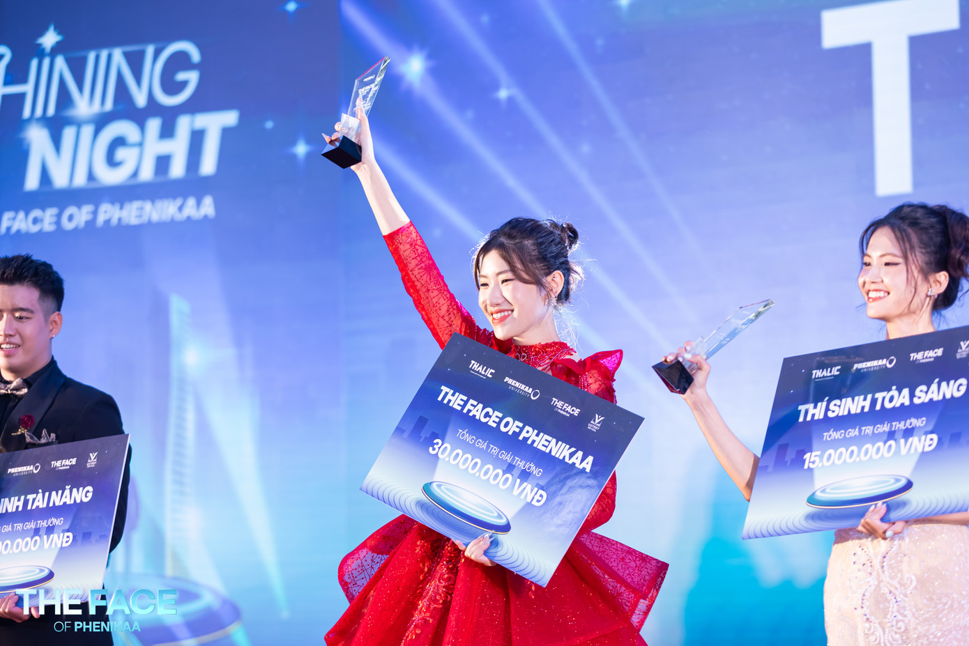 Hà Vy xuất sắc chinh phục giải Quán quân The Face of Phenikaa 2024.