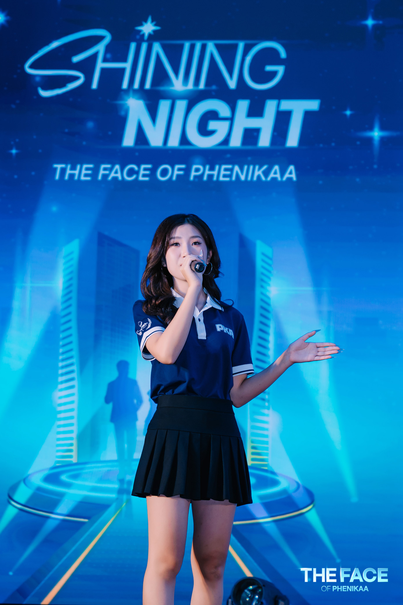 Hà Vy trình bày phần dự thi tại The Face of Phenikaa 2024.