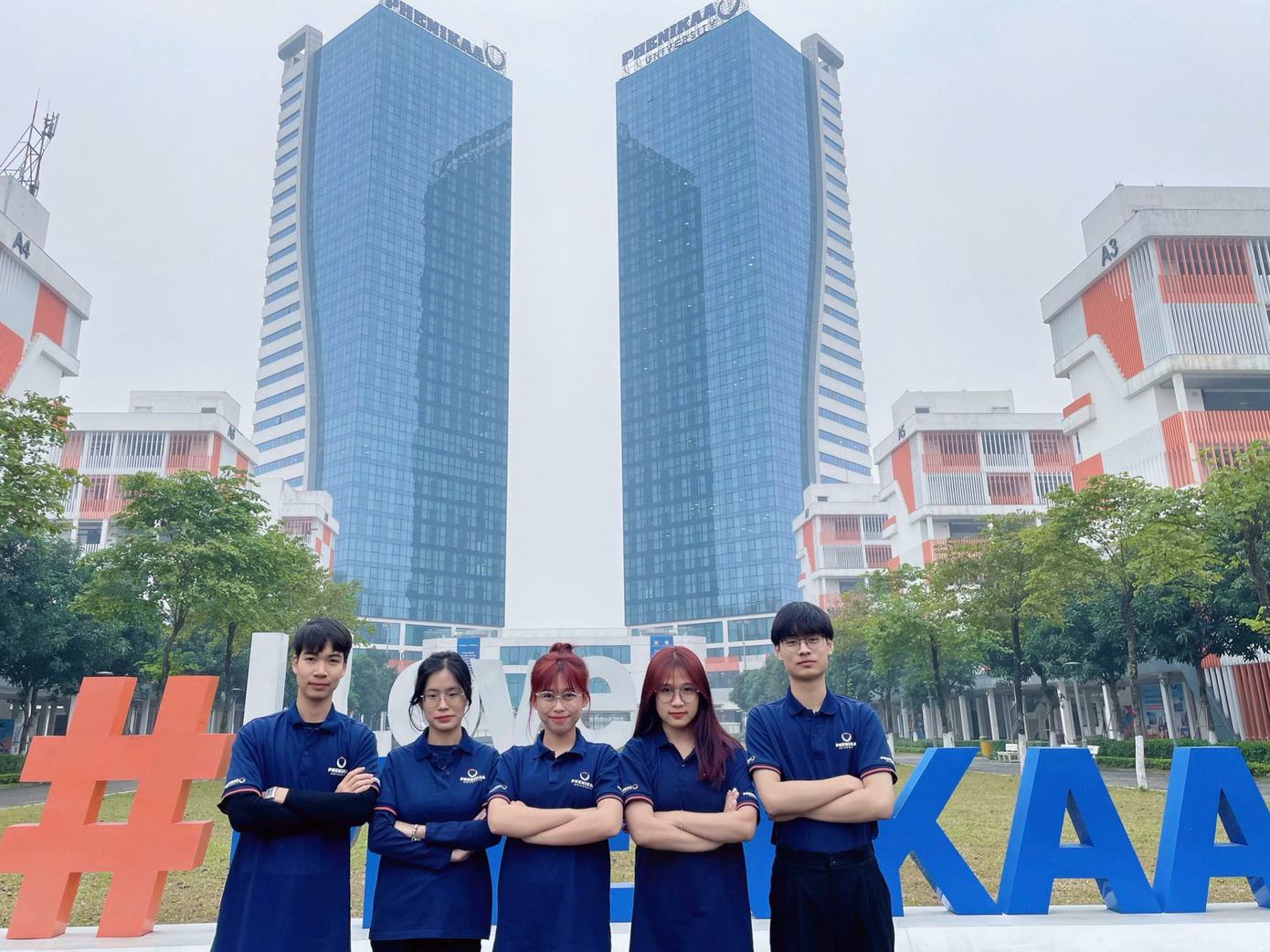 Các thành viên nhóm Pulse Guard (trái qua phải): Đình Đức, Vân An, Minh Lan, Như Hoa và Việt Hoàn. Các thành viên nhóm Pulse Guard (trái qua phải): Đình Đức, Vân An, Minh Lan, Như Hoa và Việt Hoàn.