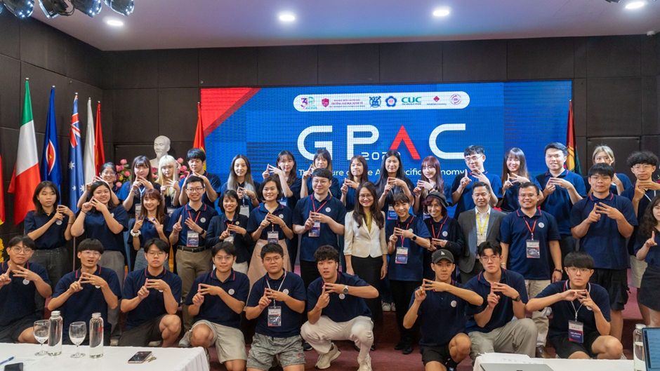 Trường Đại học Kinh tế - ĐHQGHN là đơn vị đăng cai tổ chức Diễn đàn sinh viên Châu Á GPAC 2023 với sự tham gia của gần 200 sinh viên, giảng viên của các trường đại học hàng đầu Châu Á.