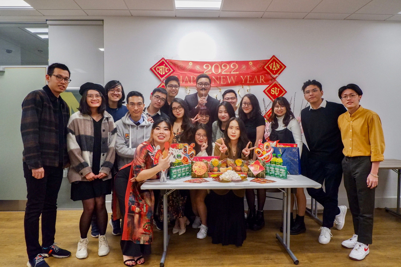 Nhân trong một sự kiện Tết 2022 - Tết xa nhà đầu tiên của chàng trai ở Anh Quốc.