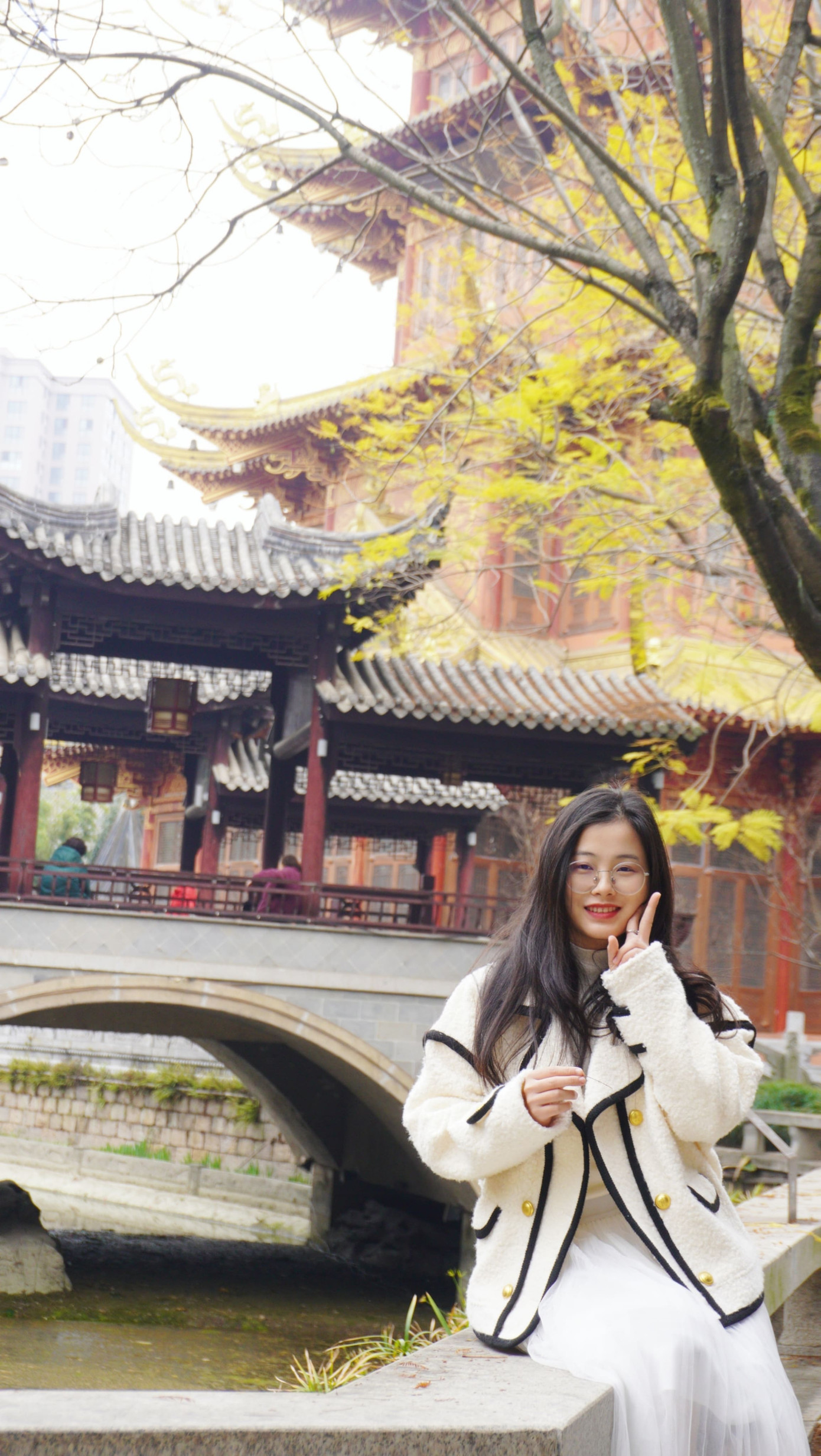 Nhờ quyết tâm, sự nỗ lực và một chút may mắn, cô nàng đã chinh phục thành công học bổng Chính phủ Trung Quốc. Nhờ quyết tâm, sự nỗ lực và một chút may mắn, cô nàng đã chinh phục thành công học bổng Chính phủ Trung Quốc.