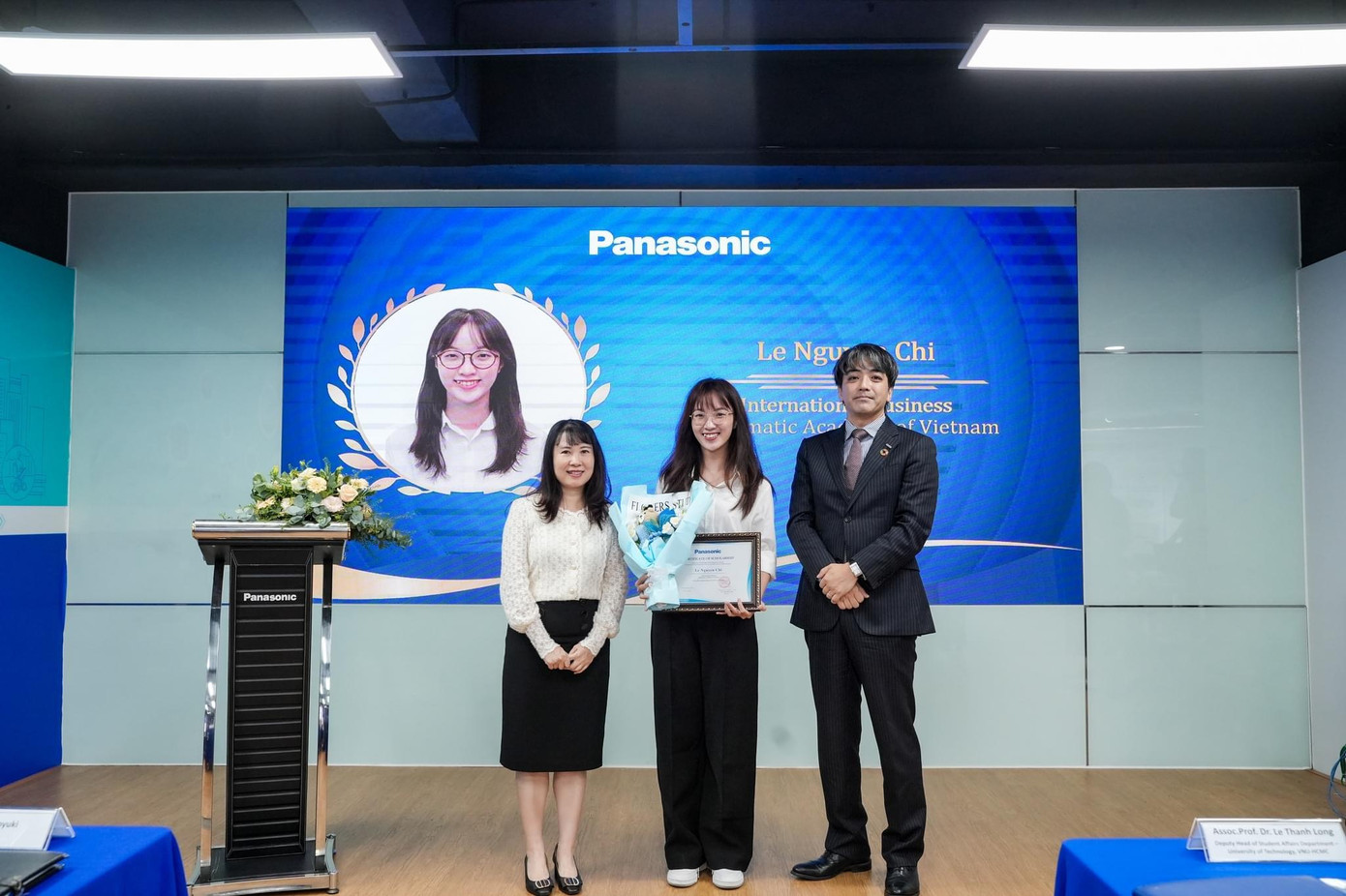 Nguyên Chi tại lễ trao học bổng Panasonic 2024. Nguyên Chi tại lễ trao học bổng Panasonic 2024.