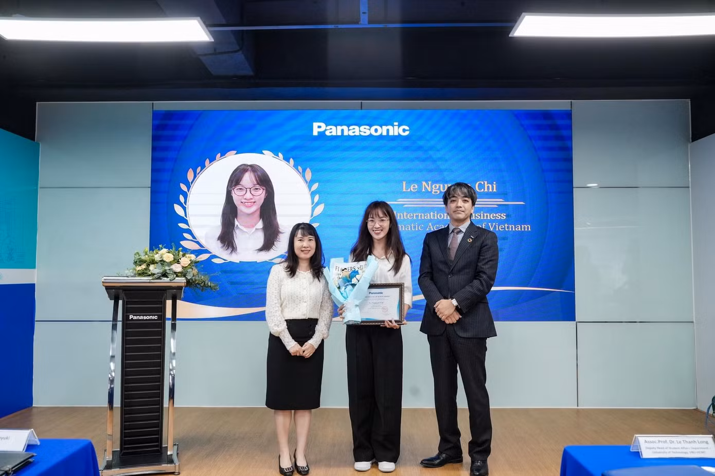 Nguyên Chi tại lễ trao học bổng Panasonic 2024.