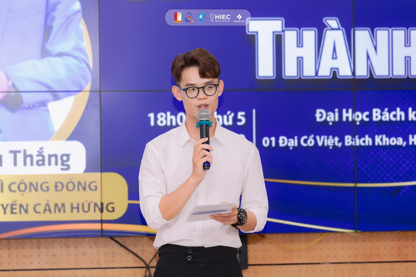 Hoàng Đại Dương là sinh viên năm 4 ngành Kỹ thuật Điều khiển và Tự động hóa, Đại học Bách khoa Hà Nội. Hoàng Đại Dương là sinh viên năm 4 ngành Kỹ thuật Điều khiển và Tự động hóa, Đại học Bách khoa Hà Nội.