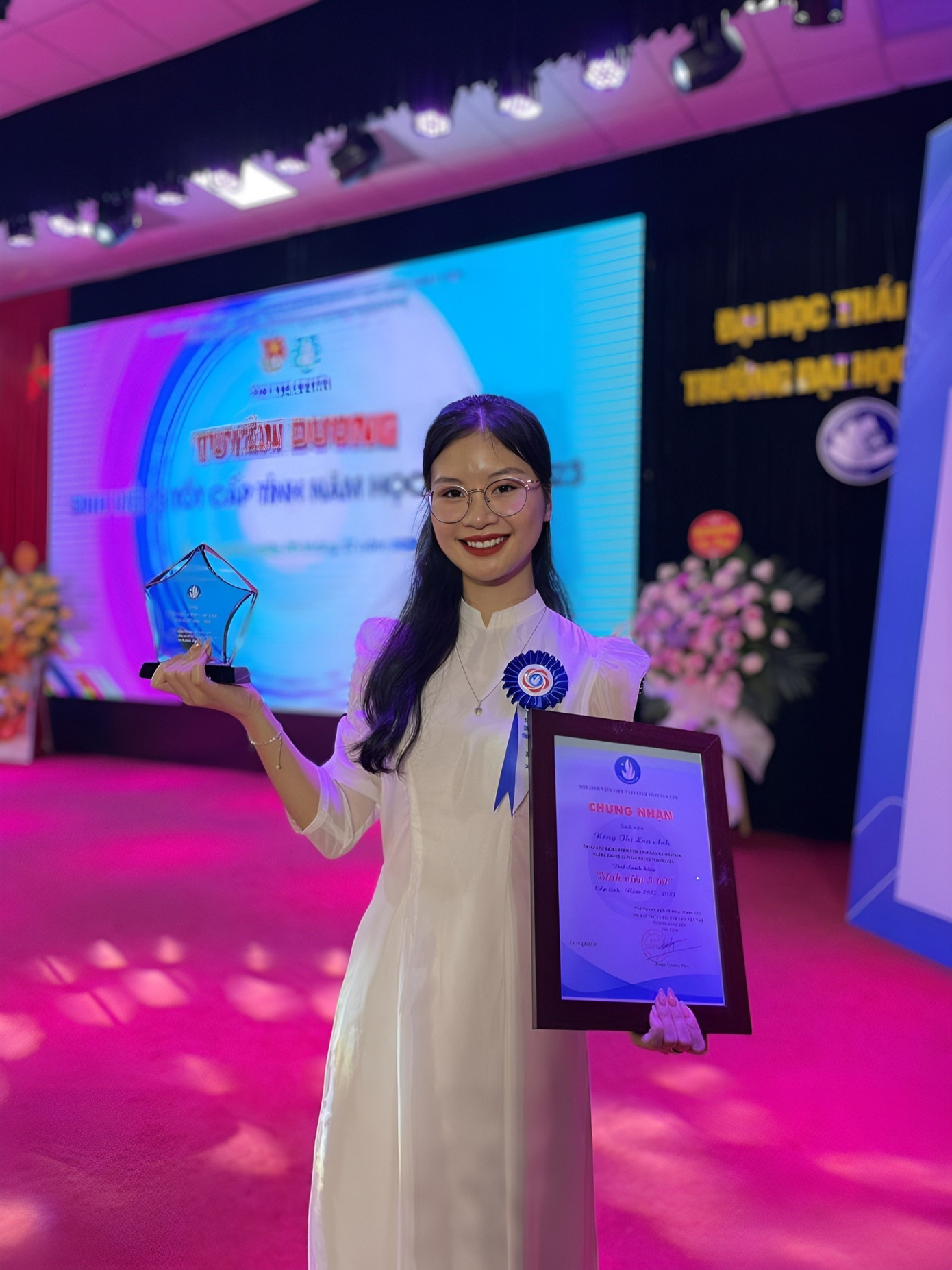 Lan Anh đạt danh hiệu Sinh viên 5 Tốt cấp tỉnh Thái Nguyên.