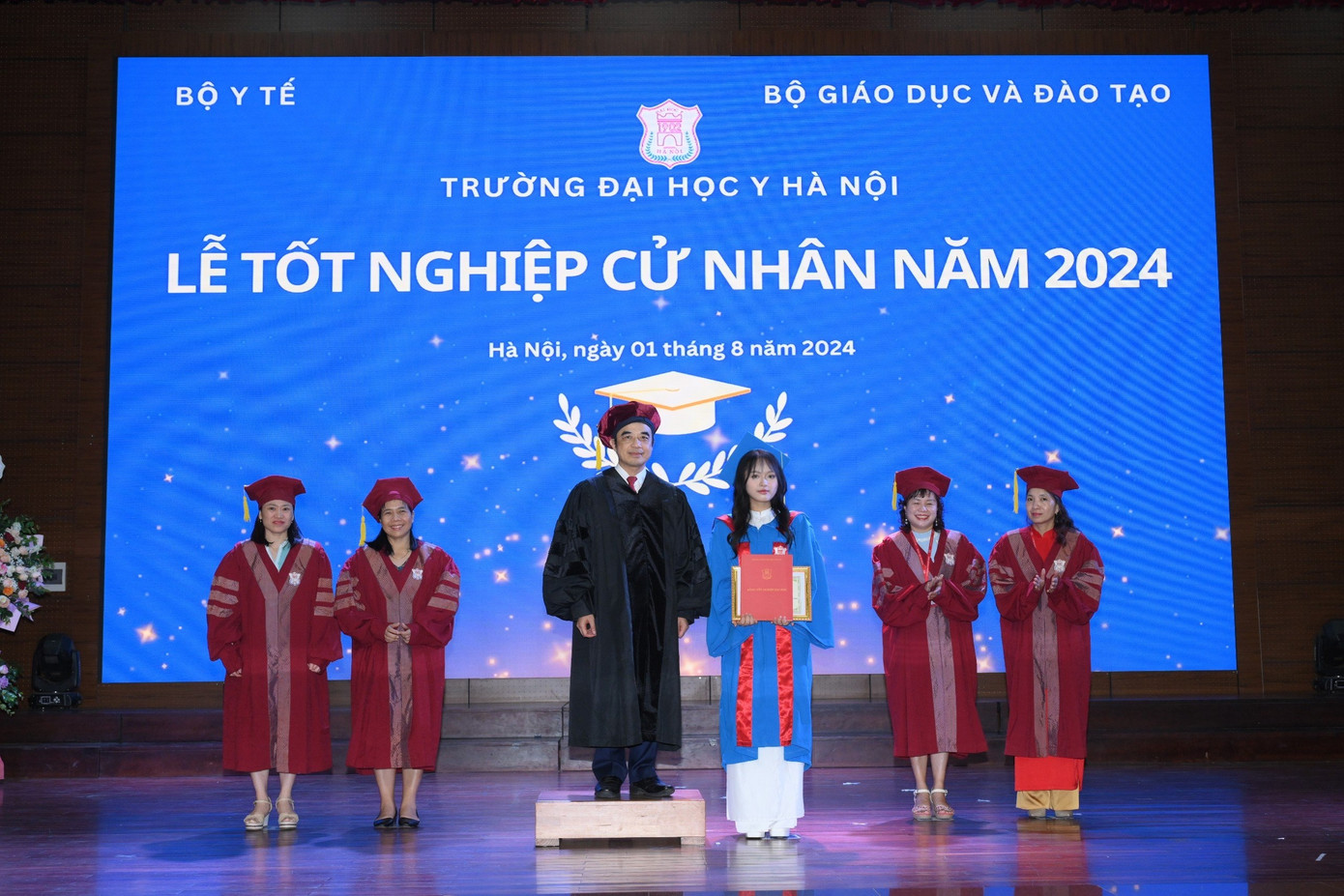 Thủ khoa tốt nghiệp loại Giỏi với số điểm học tập trung bình 8.43/10.