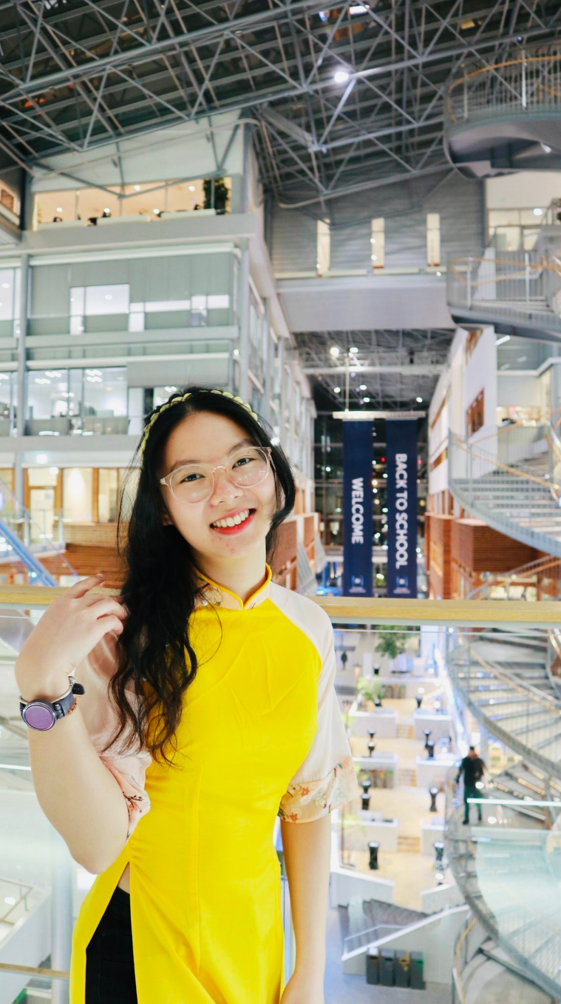 Nữ sinh Ngoại Thương - Nguyễn Hoàng Linh đón Tết Nguyên Đán tại đất nước Na Uy. Nữ sinh Ngoại Thương - Nguyễn Hoàng Linh đón Tết Nguyên Đán tại đất nước Na Uy.