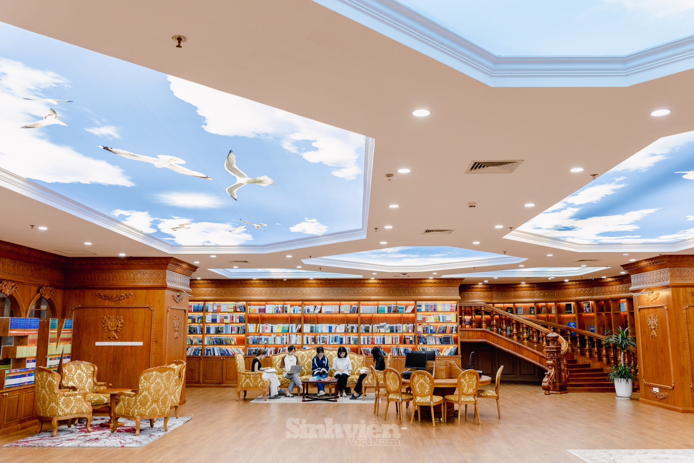 Không gian bên trong một phòng đọc sách tại Thư viện Trường Đại học Kinh tế Quốc dân.