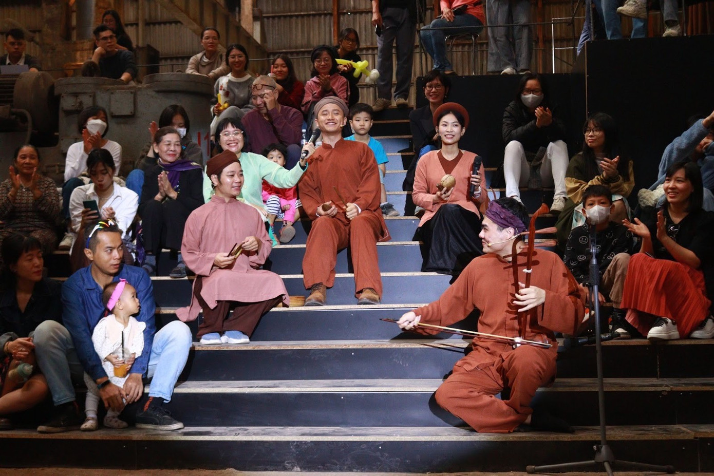 Nguyễn Thị Huyền trong Liên hoan thiết kế sáng tạo 2022.