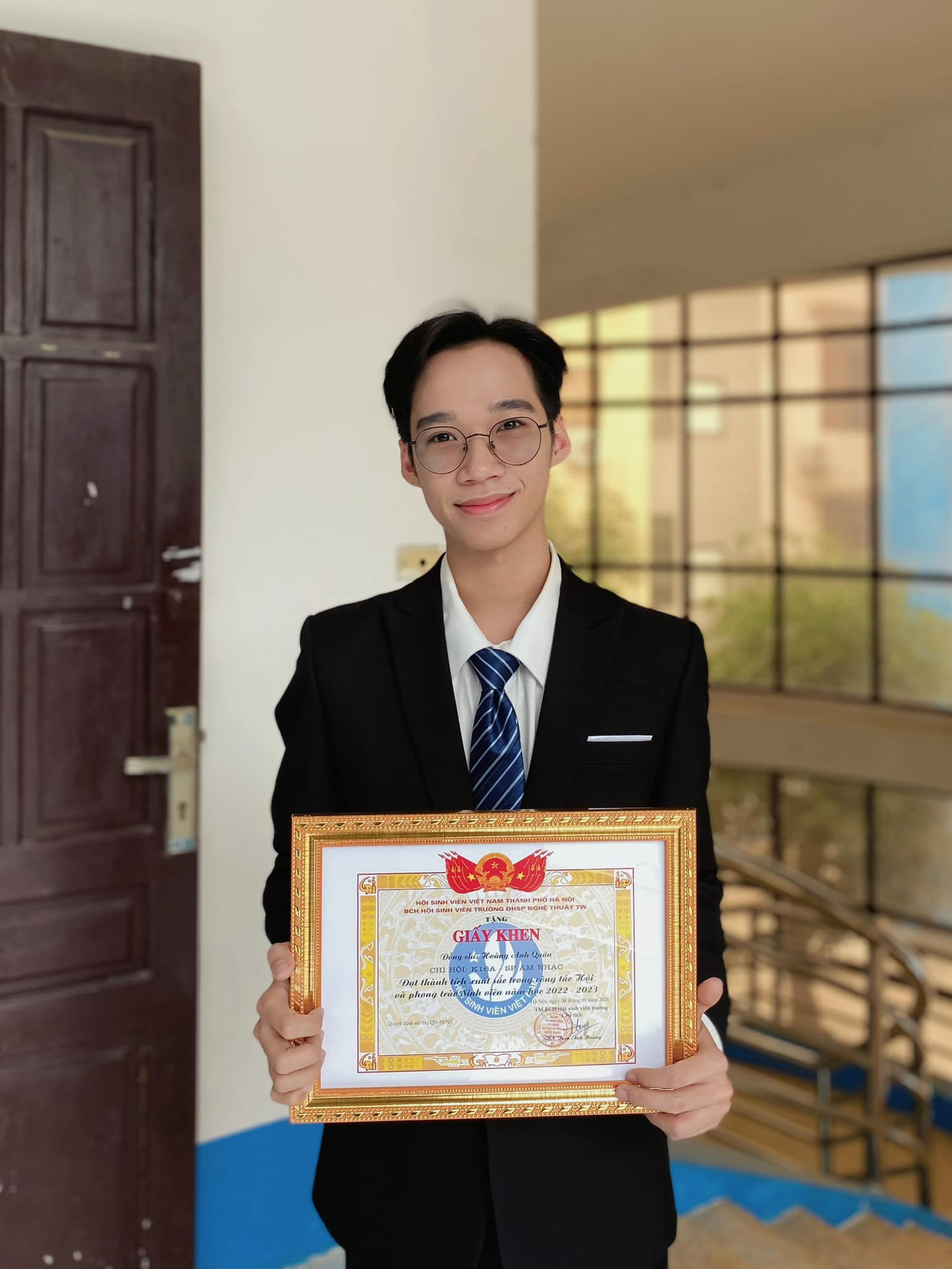 Anh Quân còn là một sinh viên tiêu biểu, tích cực trong công tác Hội và phong trào sinh viên.