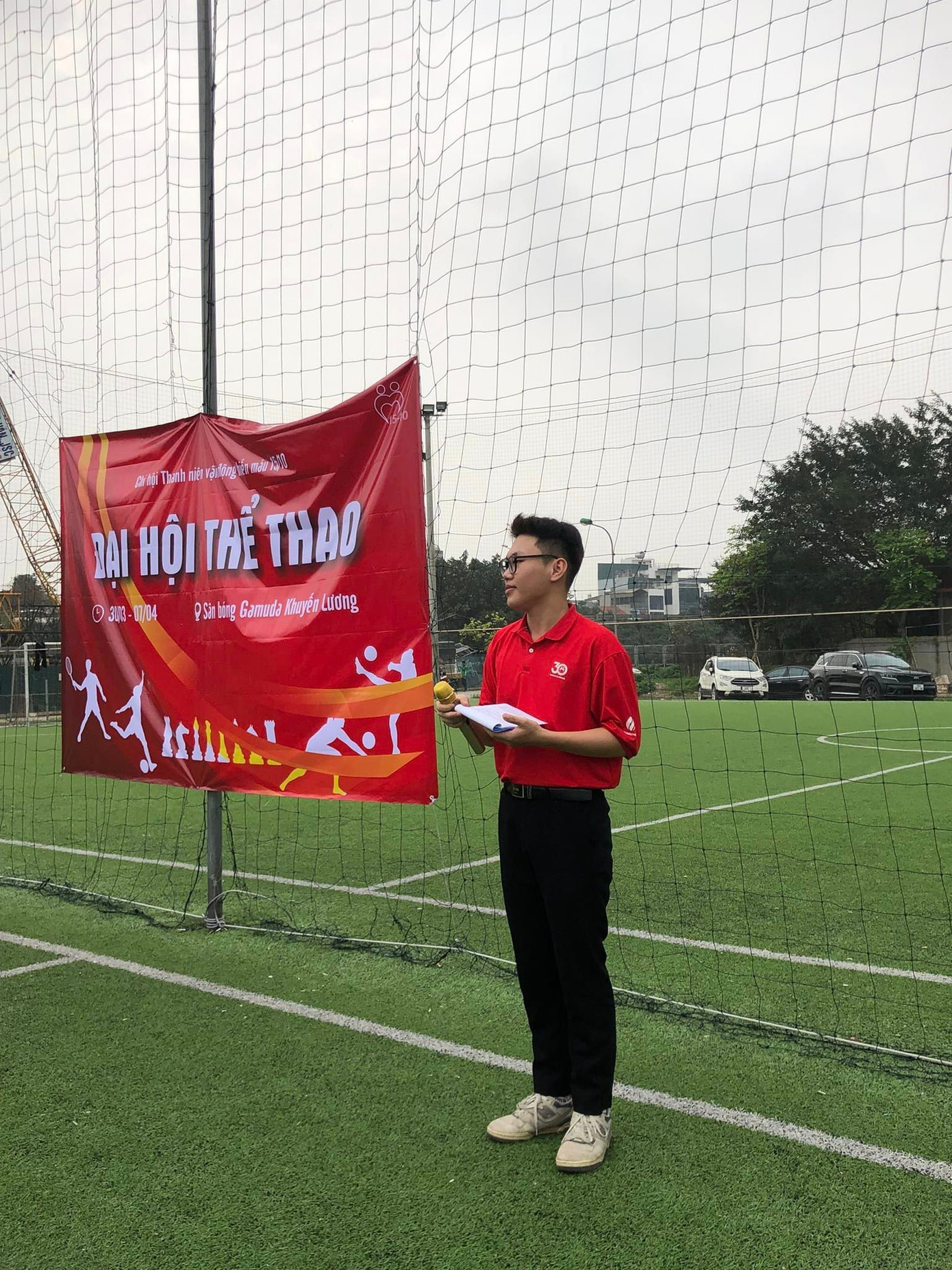 Nam sinh sôi nổi tham gia các hoạt động ngoại khóa.