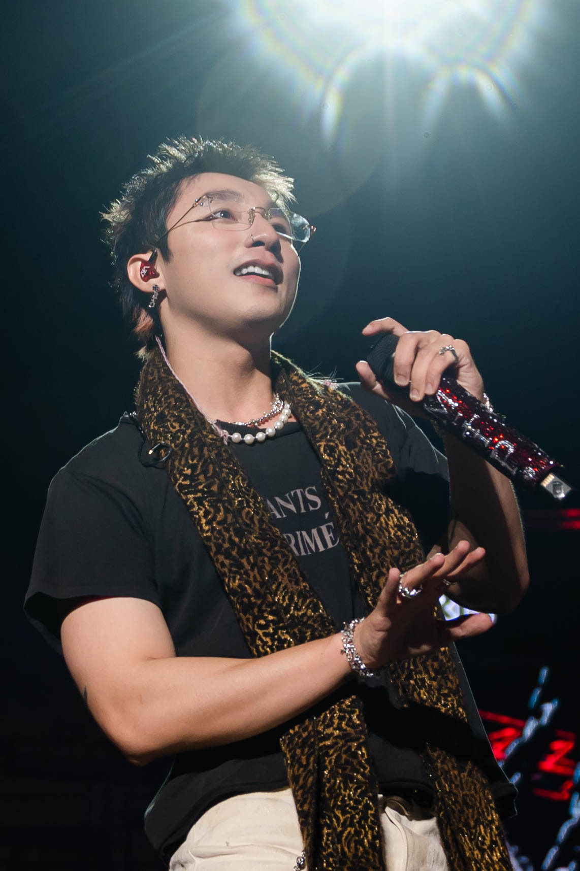 Visual Sơn Tùng M-TP tại Modern show tối qua.