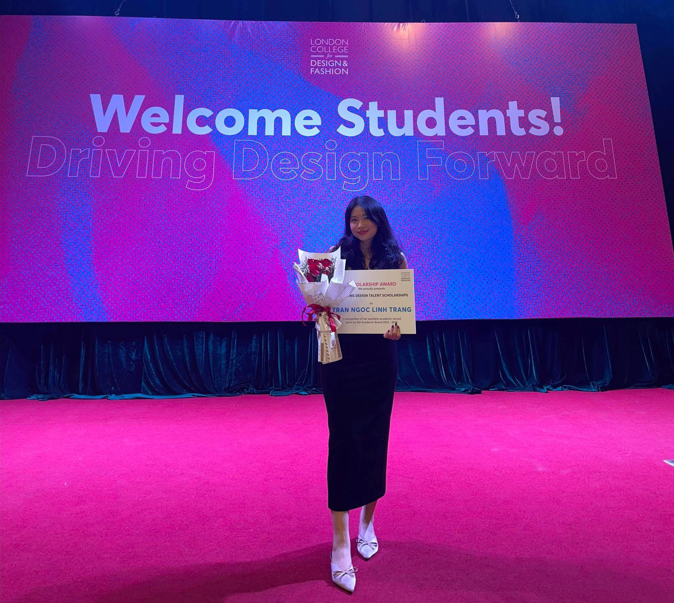 Linh Trang nhận học bổng toàn phần cho khoá học nền tảng về nghệ thuật và thiết kế tại LCDF HANOI. Linh Trang nhận học bổng toàn phần cho khoá học nền tảng về nghệ thuật và thiết kế tại LCDF HANOI.