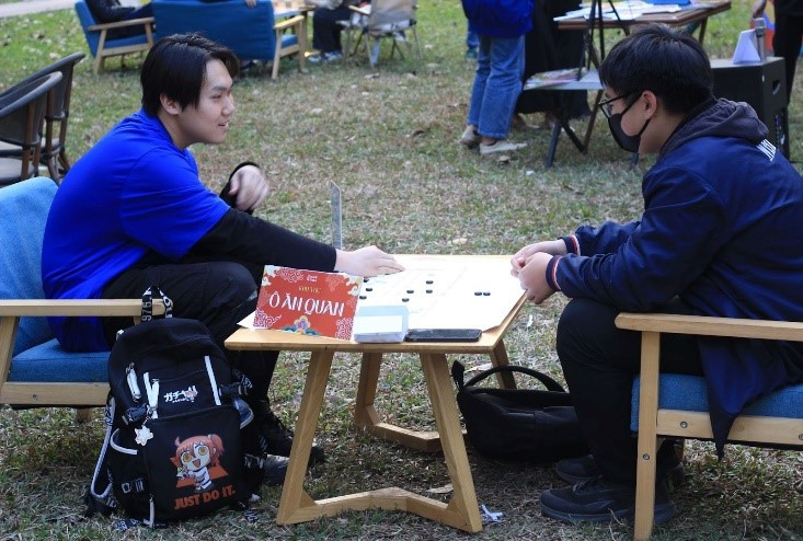 Trò chơi Ô ăn quan.