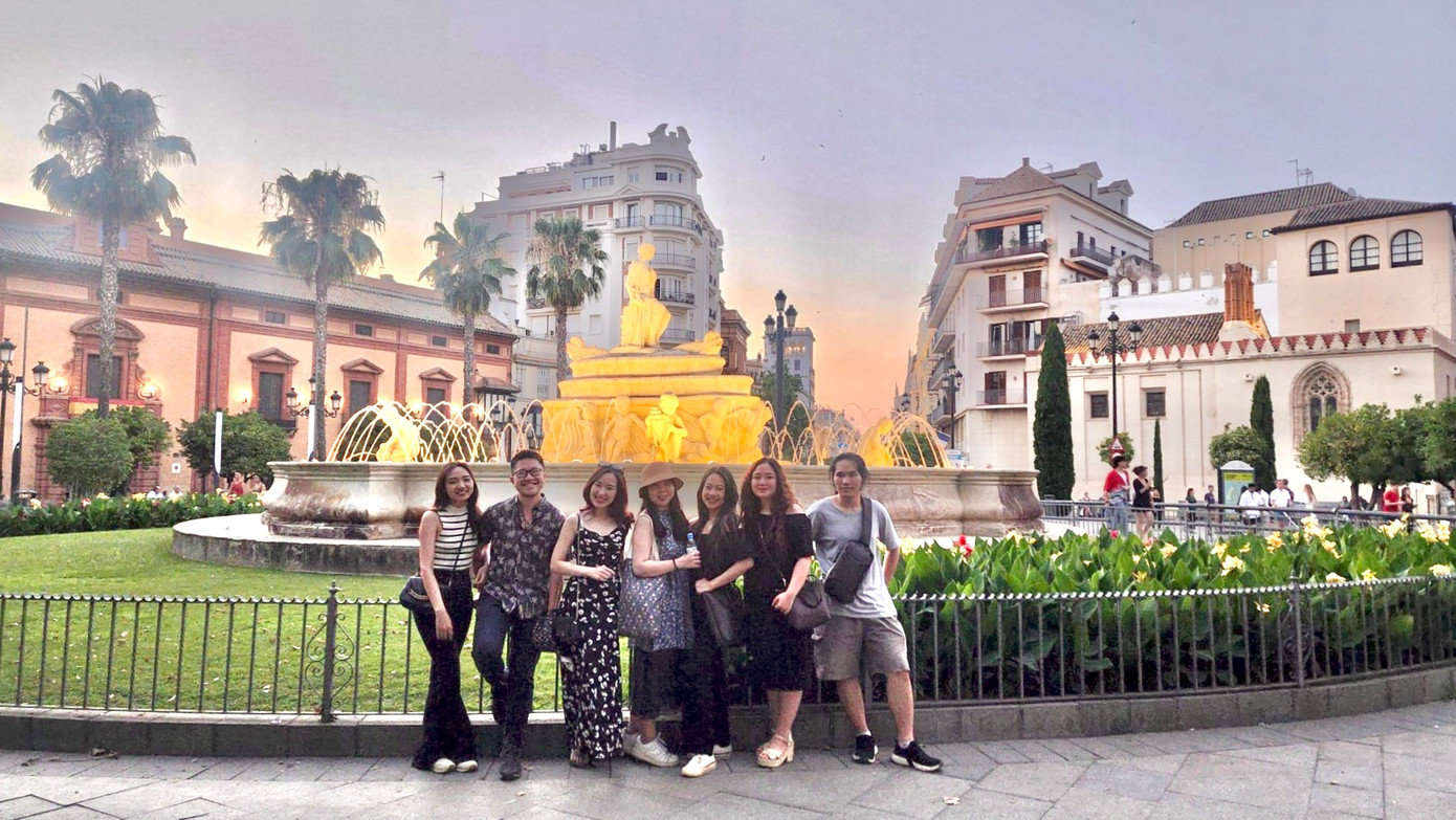 Chuyến thăm của các cô Khoa Tiếng Tây Ban Nha - Đại học Hà Nội.