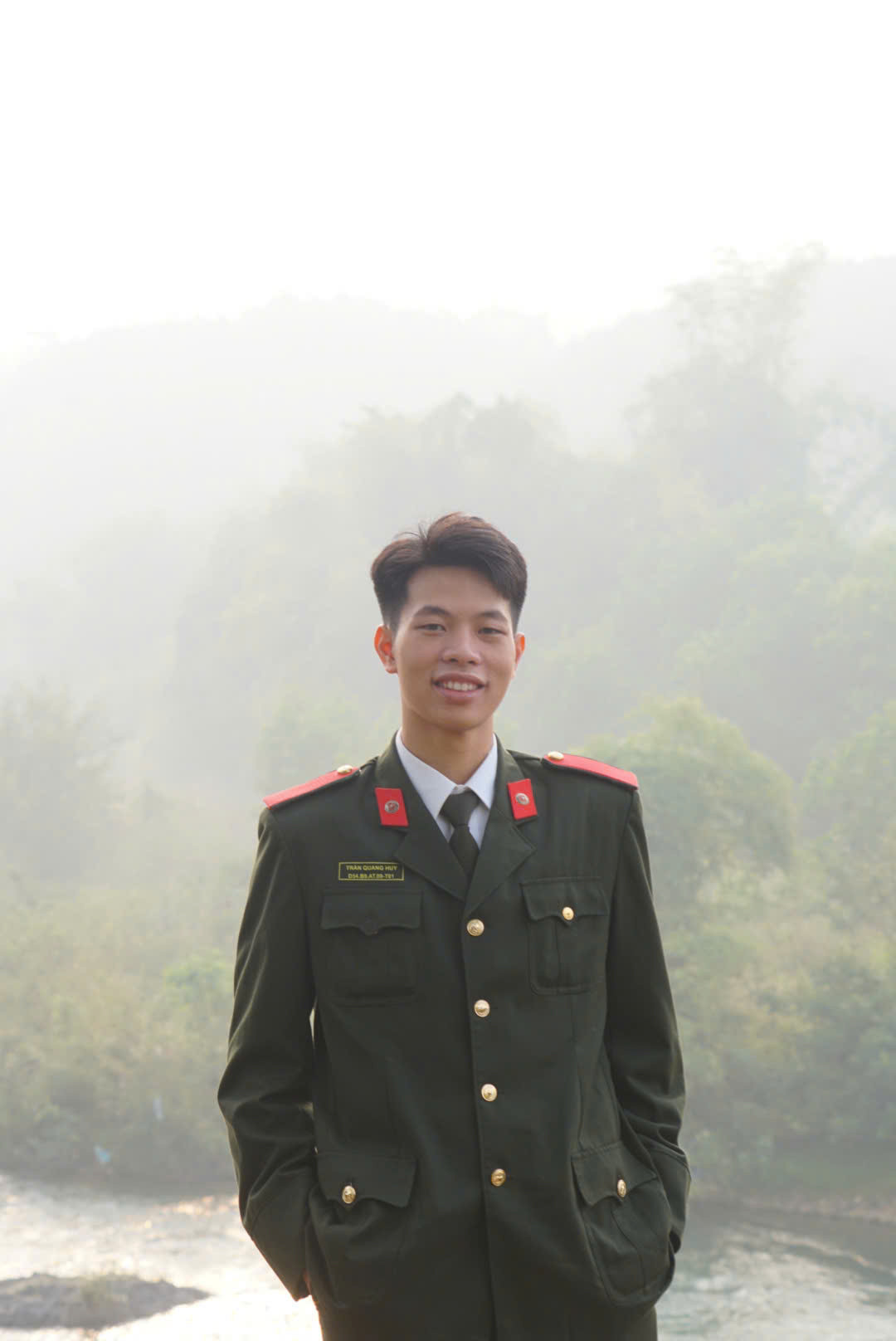 Trần Quang Huy (sinh năm 2004) hiện theo học tại Học viện An ninh nhân dân.