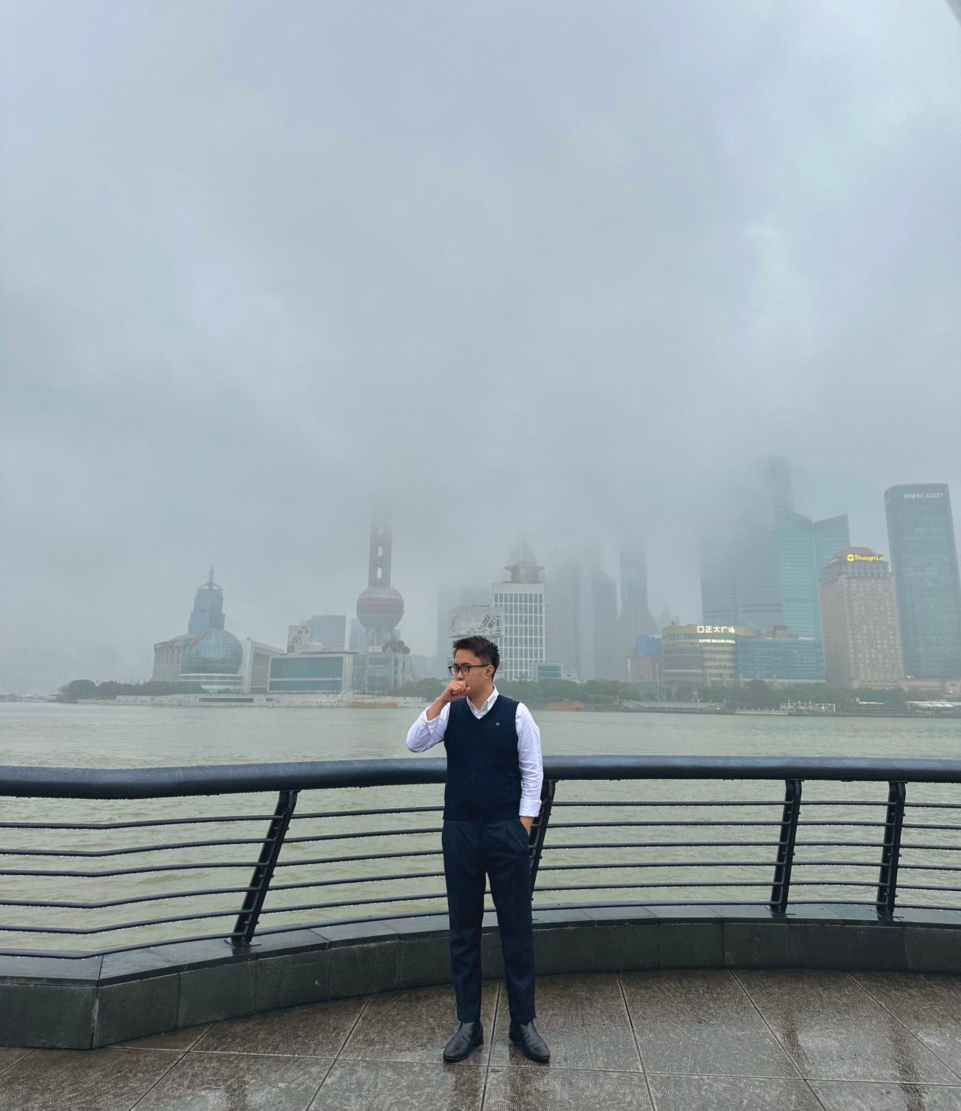 Đức Biên tại Bến Thượng Hải.