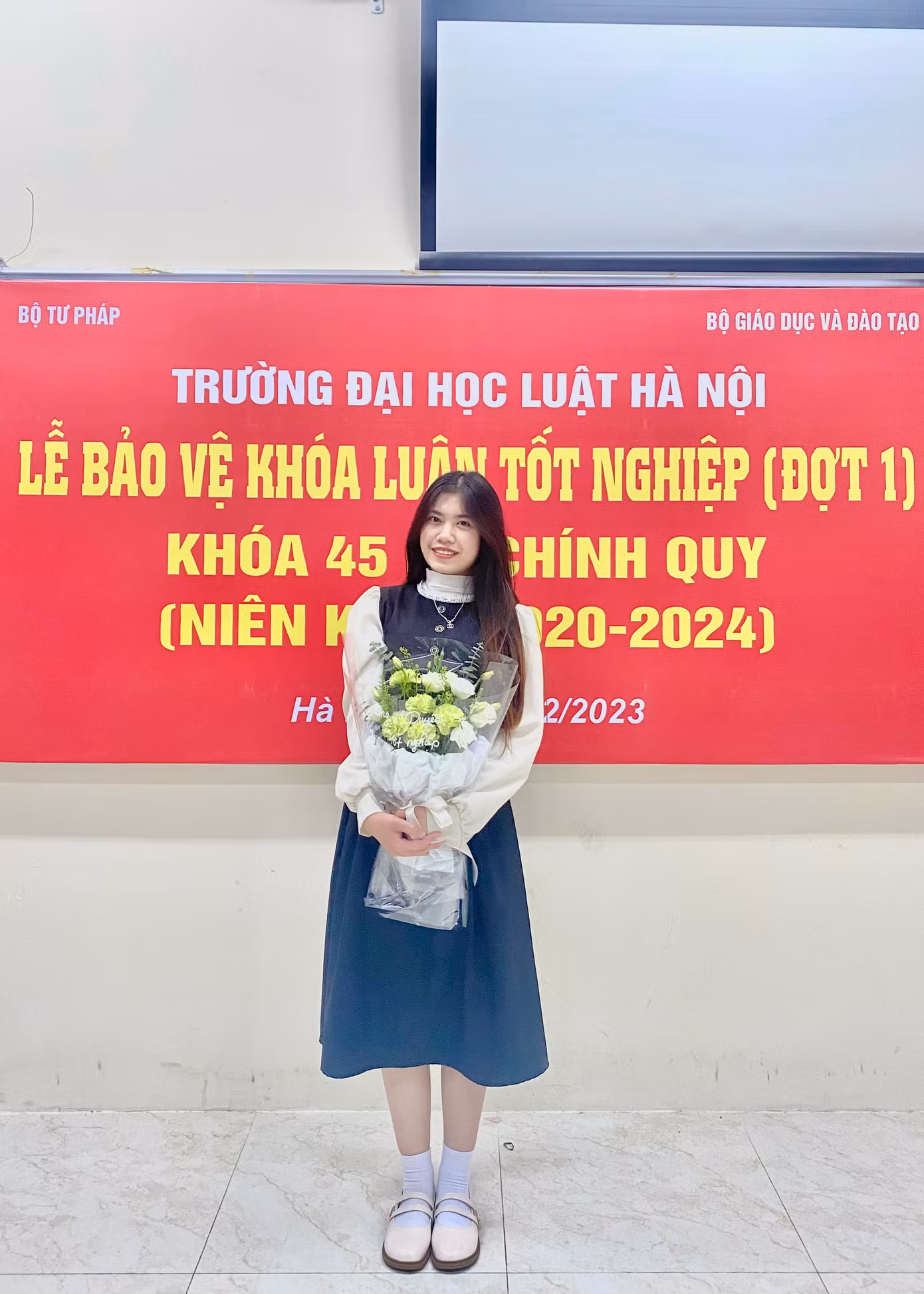 Duyên hoàn thành khoá luận với điểm 10 trọn vẹn. Duyên hoàn thành khoá luận với điểm 10 trọn vẹn.