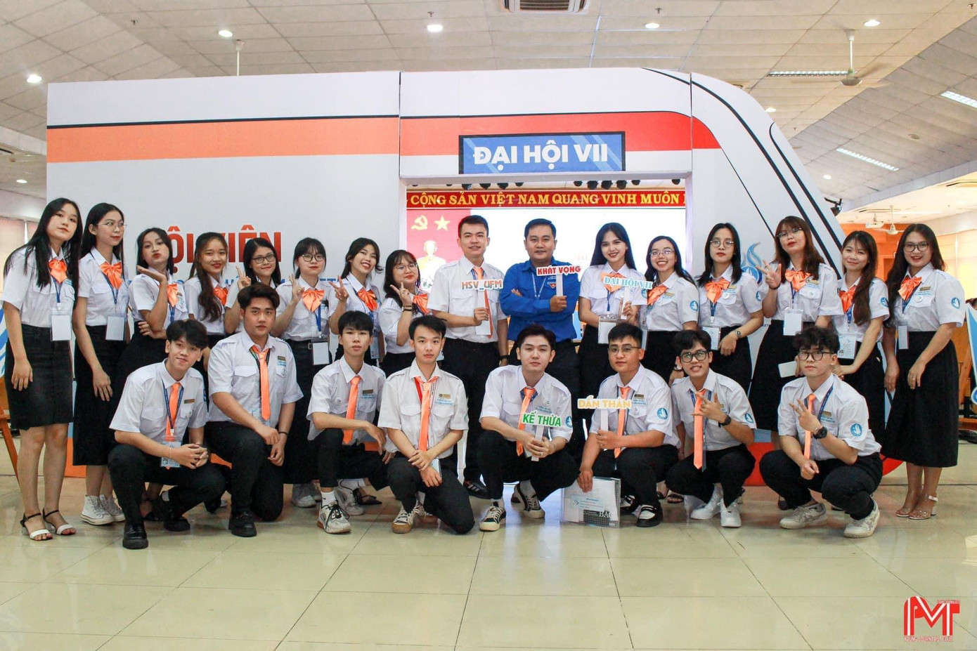 Tuấn Kiệt luôn chủ động học hỏi về các mô hình, giải pháp để xây dựng Hội Sinh viên ngày càng vững mạnh, phát huy được vai trò nòng cốt là phong trào Sinh viên 5 tốt các cấp để áp dụng tại trường. Tuấn Kiệt luôn chủ động học hỏi về các mô hình, giải pháp để xây dựng Hội Sinh viên ngày càng vững mạnh, phát huy được vai trò nòng cốt là phong trào Sinh viên 5 tốt các cấp để áp dụng tại trường.