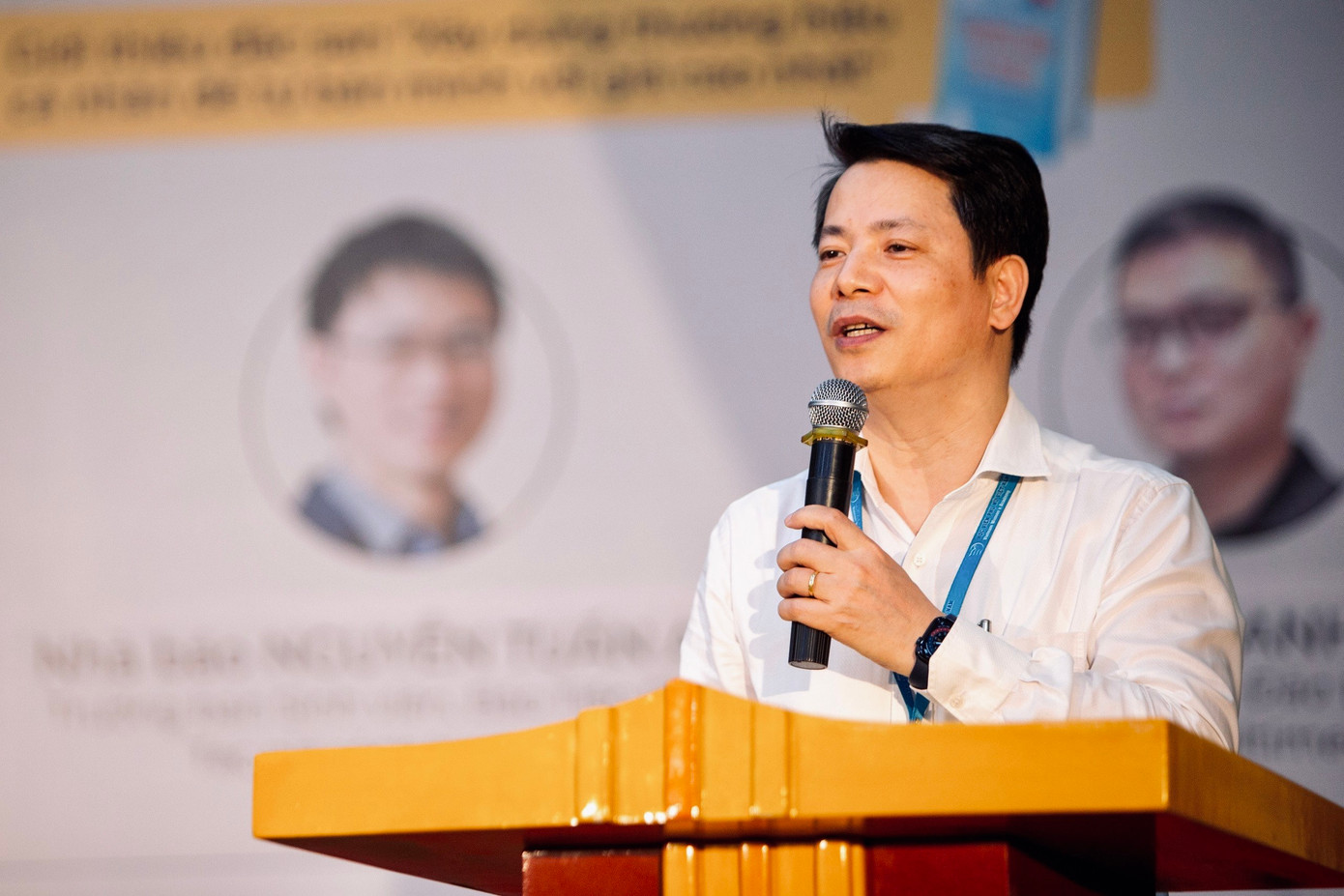 PGS. TS Trần Quang Tiến: “Thương hiệu là điều mà mọi tổ chức, cá nhân đều mong muốn xây dựng thành công.” PGS. TS Trần Quang Tiến: “Thương hiệu là điều mà mọi tổ chức, cá nhân đều mong muốn xây dựng thành công.”