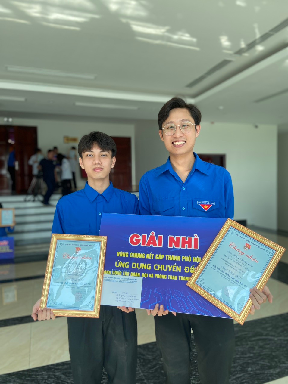 Xuân Tiến xuất sắc giành Giải Nhì cuộc thi Ứng dụng chuyển đổi số - Viết web. Xuân Tiến xuất sắc giành Giải Nhì cuộc thi Ứng dụng chuyển đổi số - Viết web.