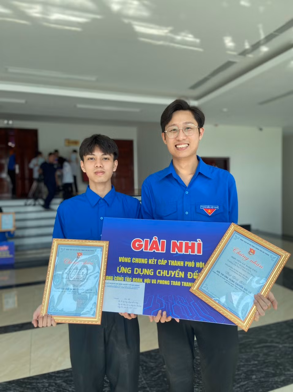 Xuân Tiến xuất sắc giành Giải Nhì cuộc thi Ứng dụng chuyển đổi số - Viết web. Xuân Tiến xuất sắc giành Giải Nhì cuộc thi Ứng dụng chuyển đổi số - Viết web.