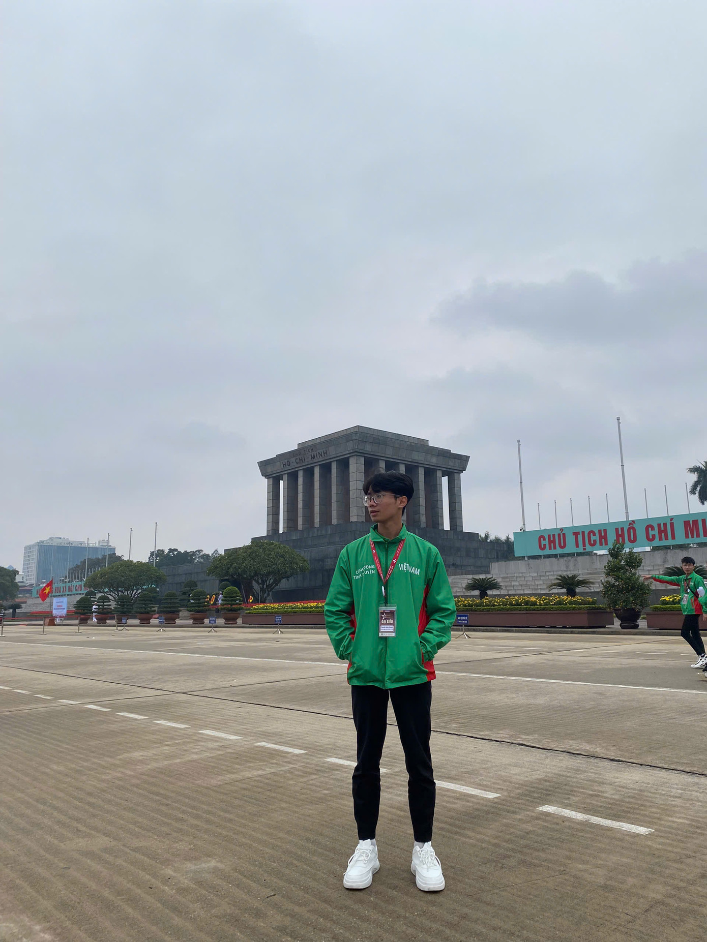 Nguyễn Quốc Khánh, sinh ngày 02/09/2002, là sinh viên Trường Đại học Công nghệ TP.HCM (HUTECH).