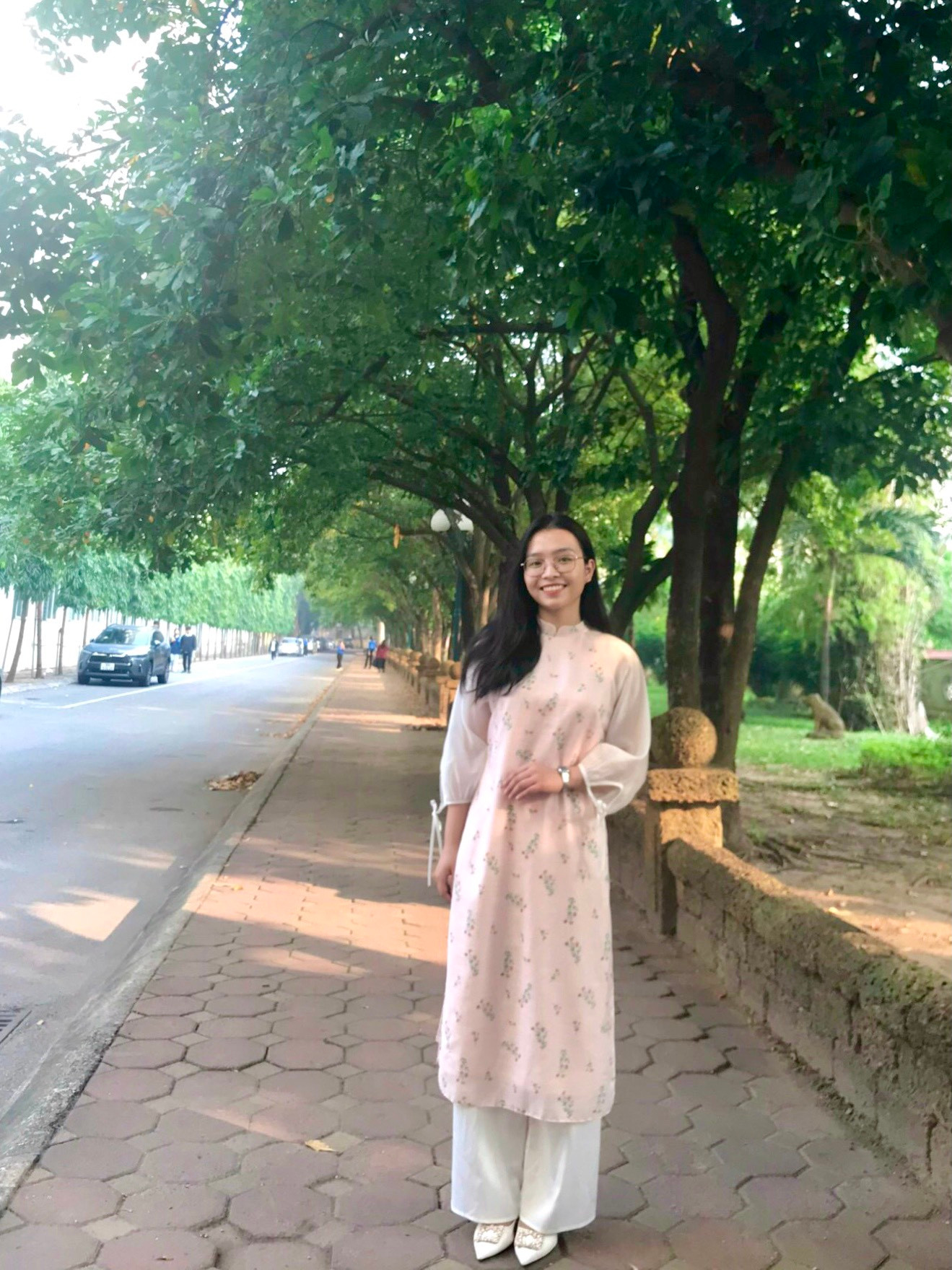 Nguyễn Thị Giang là sinh viên năm cuối khoa Sư phạm Địa lý, trường Đại học Sư phạm Hà Nội.