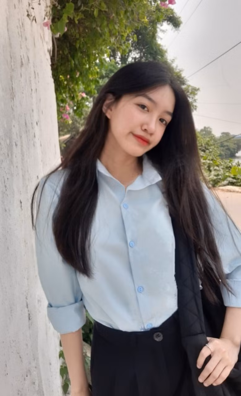 Nguyễn Phương Mai, sinh năm 2003, đang là sinh viên năm ba ngành Báo chí, trường Đại học Vinh.